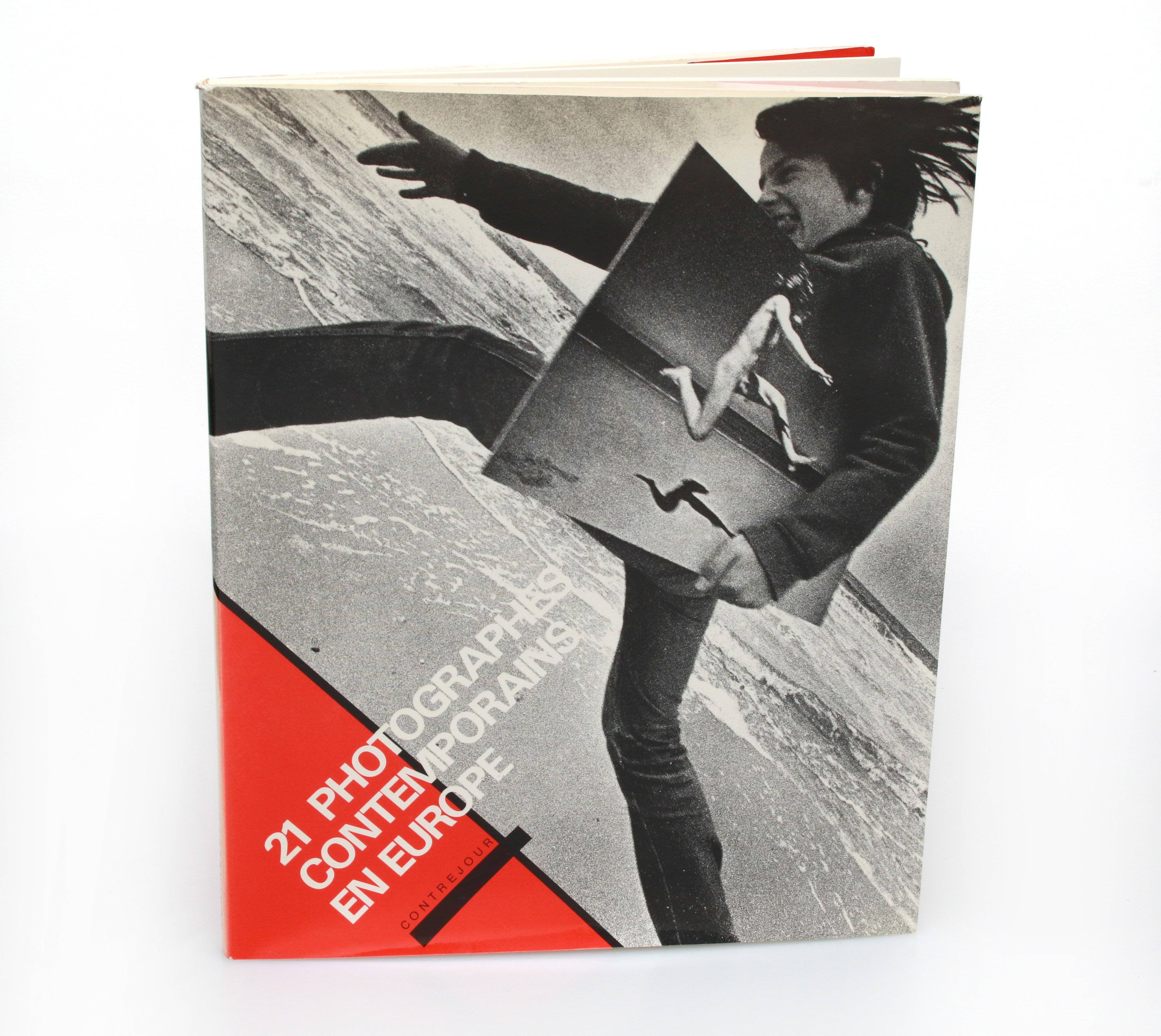 '21 Photographes Contemporains En Europe' Modern Photographers Book (Martin Parr Signed Copy)