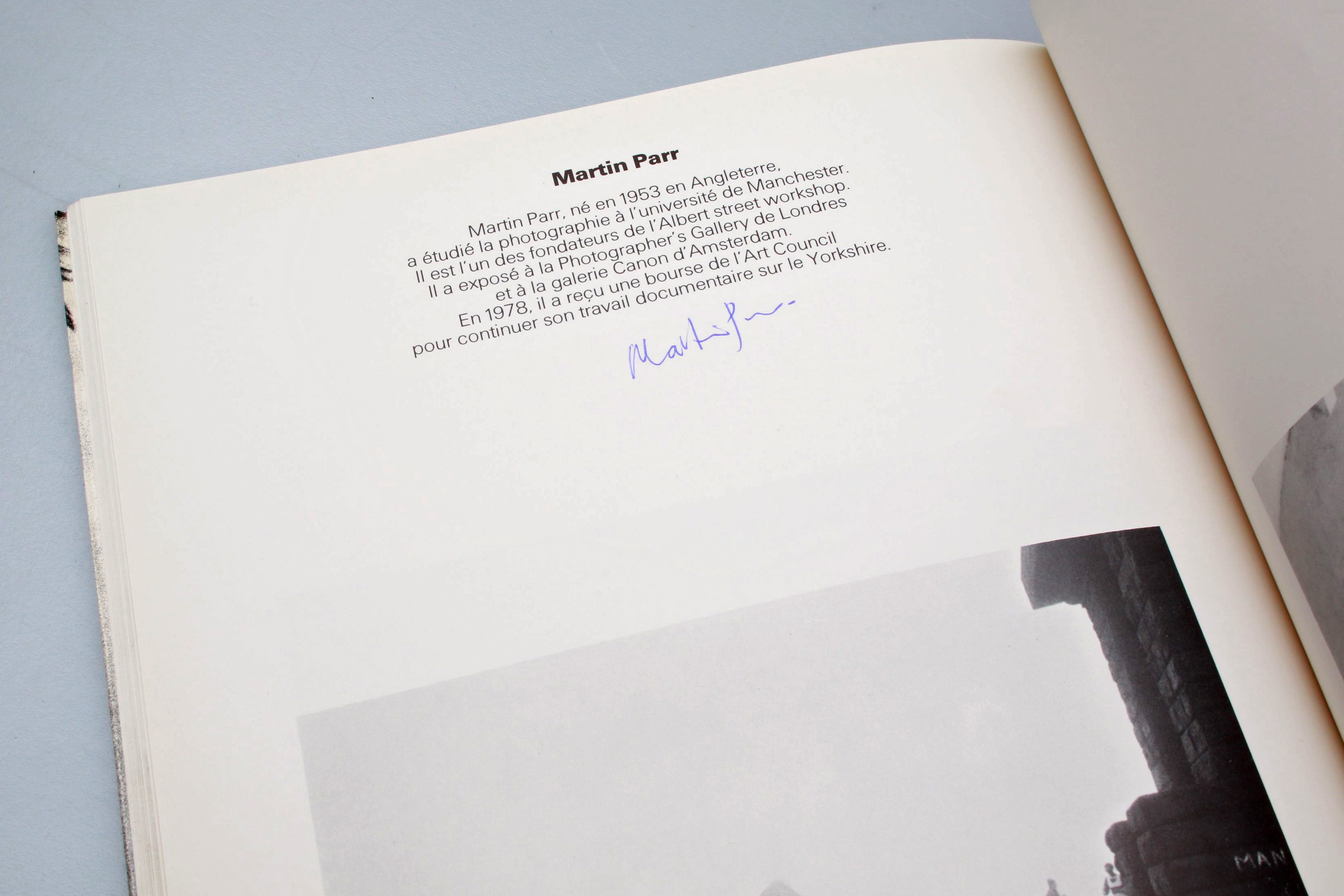 '21 Photographes Contemporains En Europe' Modern Photographers Book (Martin Parr Signed Copy) - Image 6