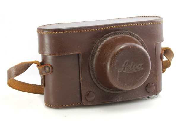 Leica IIIC ESOOR Case for use with Leicavit SYOOM Rapid Winder. Rare Leather Case