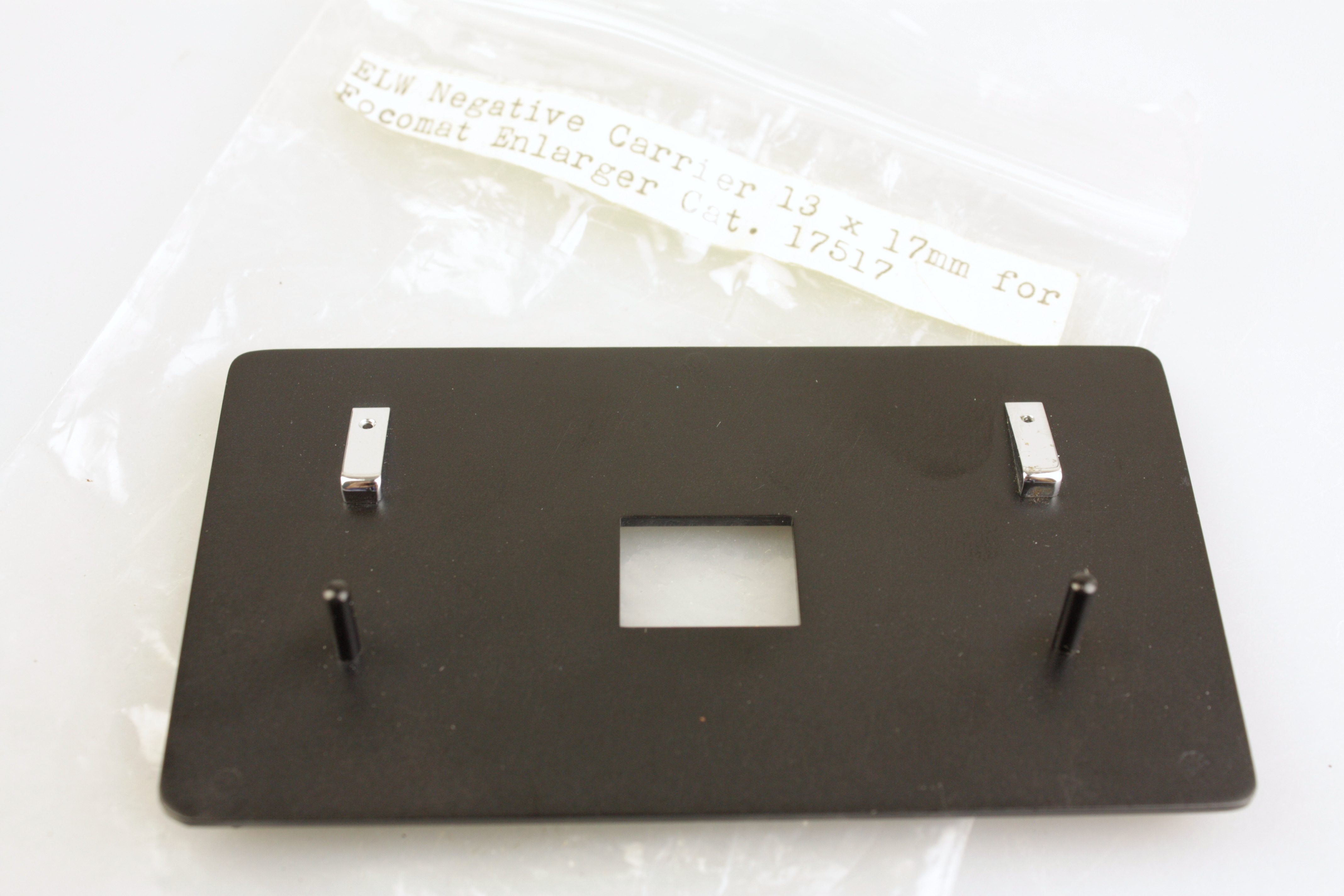 13x17mm NEGATIVE CARRIER for 16mm cameras on Leitz Valoy/Focomat 1/1c (17517)