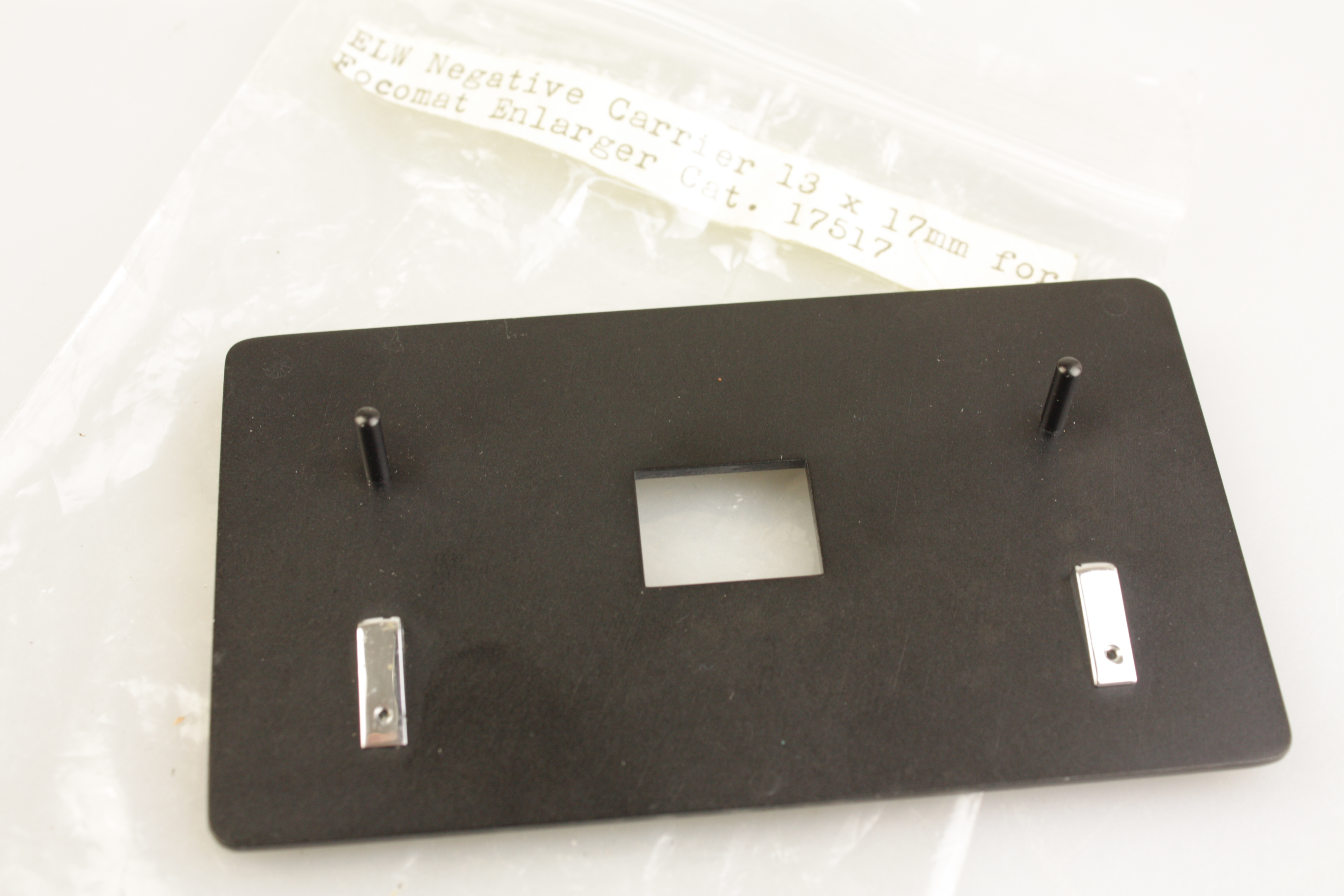 13x17mm NEGATIVE CARRIER for 16mm cameras on Leitz Valoy/Focomat 1/1c (17517) - Image 2