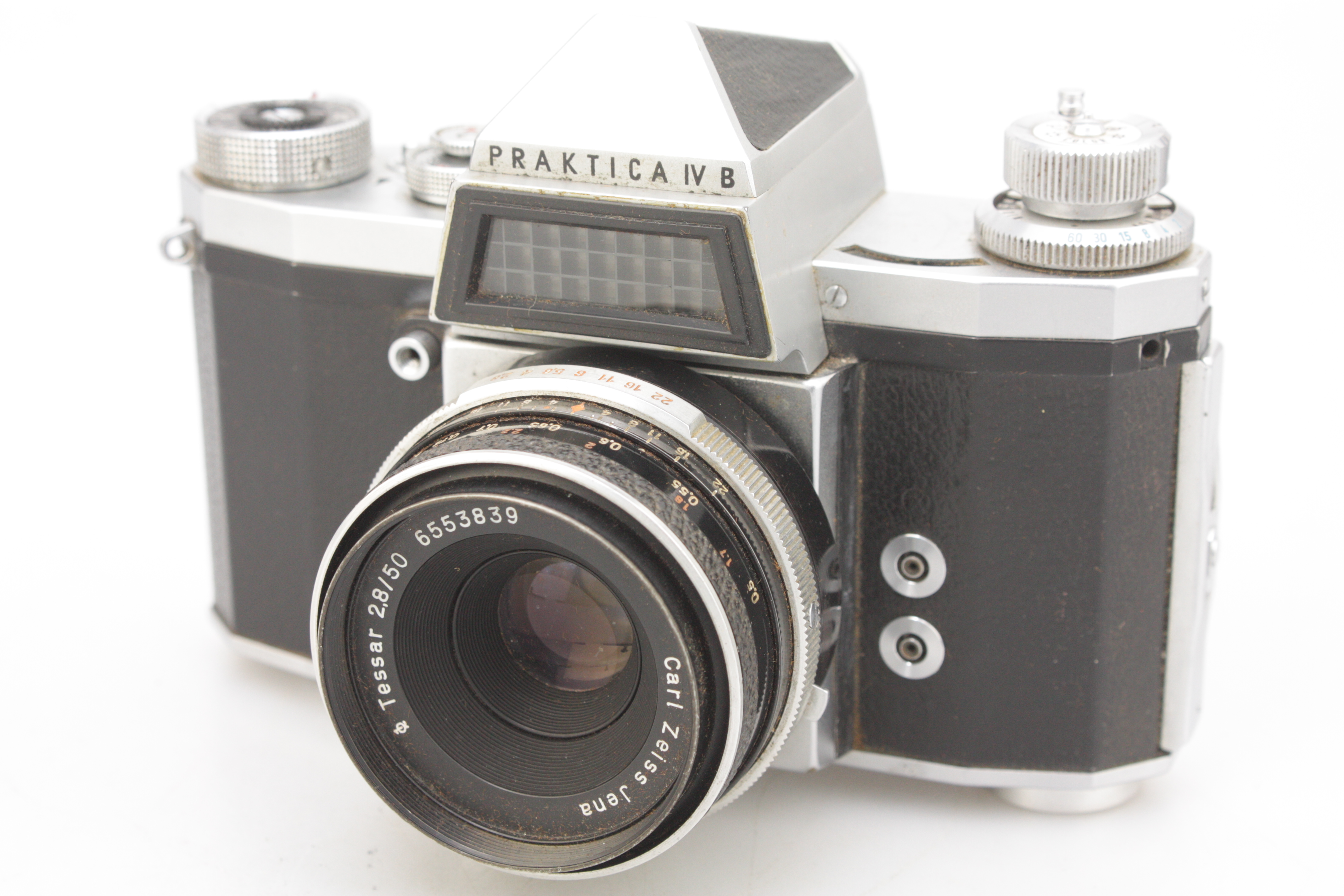 Pentacon PRAKTICA IVB 50mm f/2.8 Tessar & Leather Case - Image 2