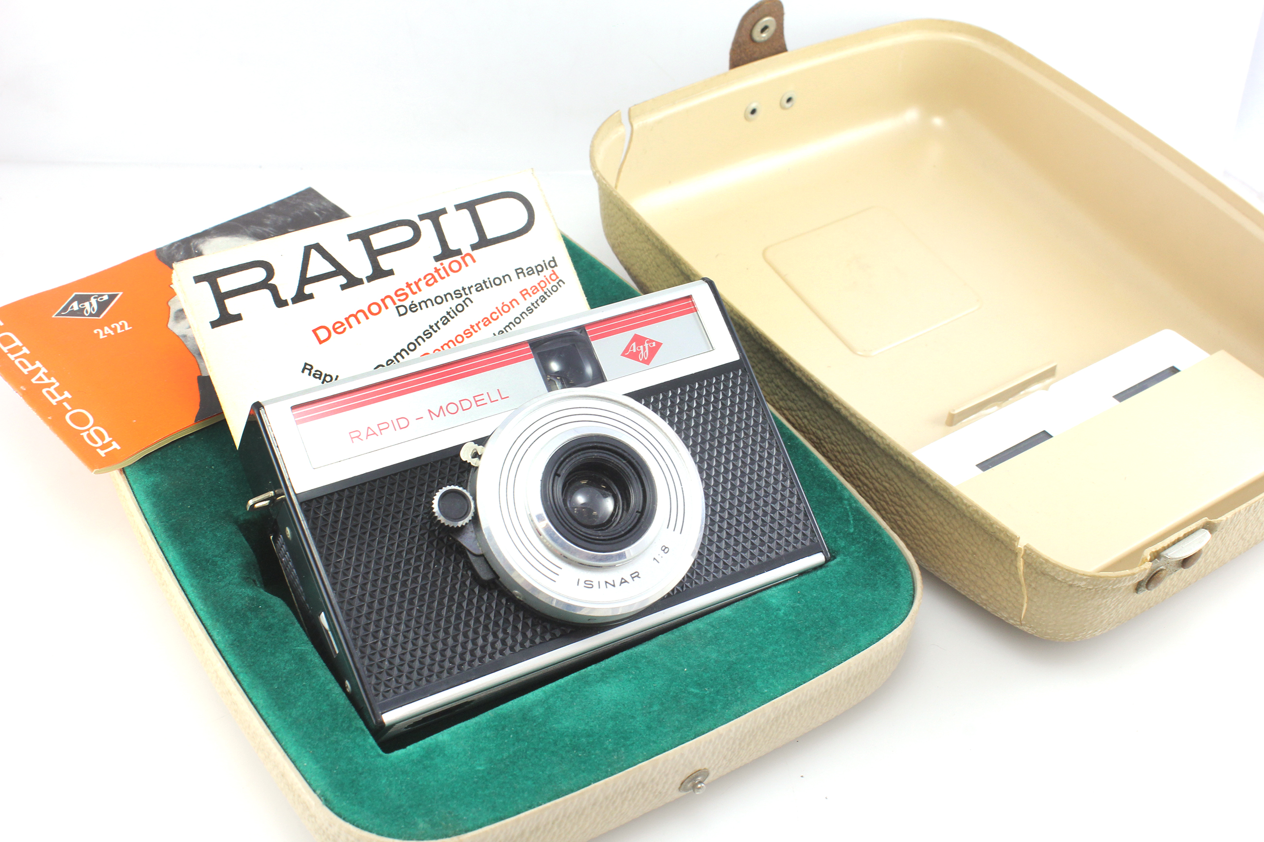 Agfa Rapid Modell Demonstration Camera, with transparent back - Demonstration / Shop Display Camera with original sample images and case