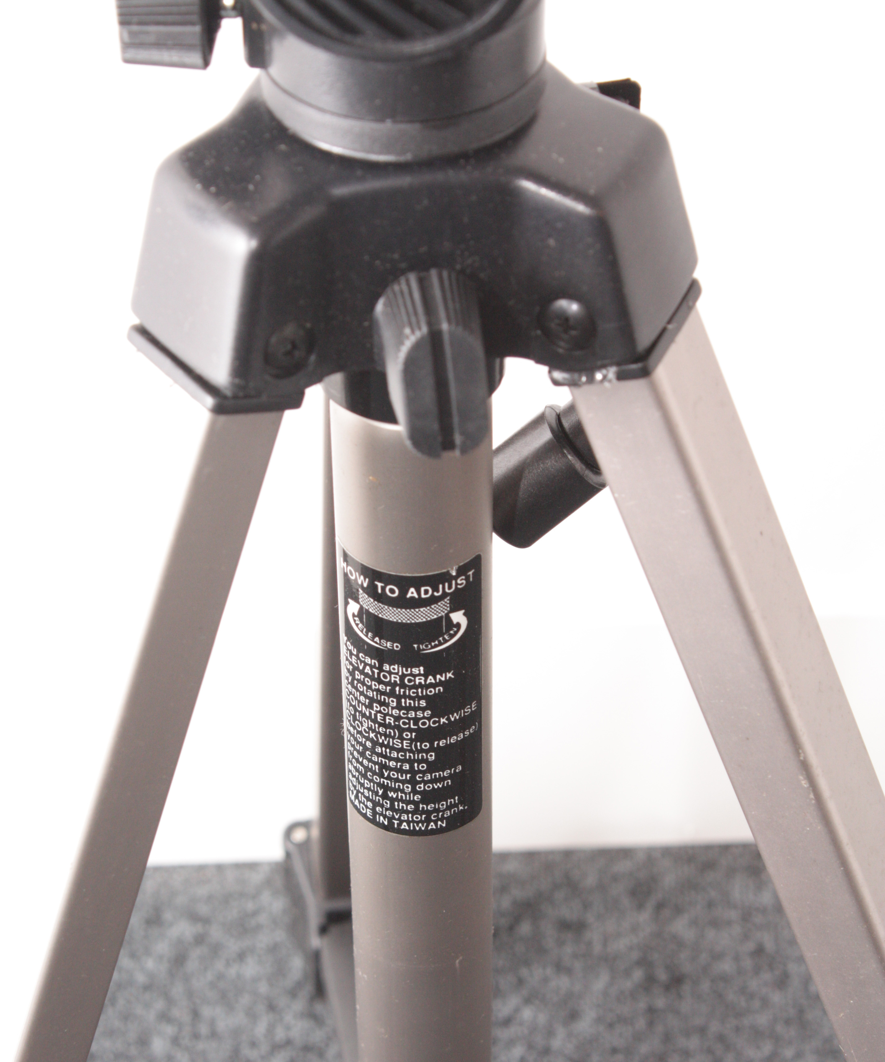Boxed Miranda Pro Extendable Tripod with Quick Release Plate - Image 10