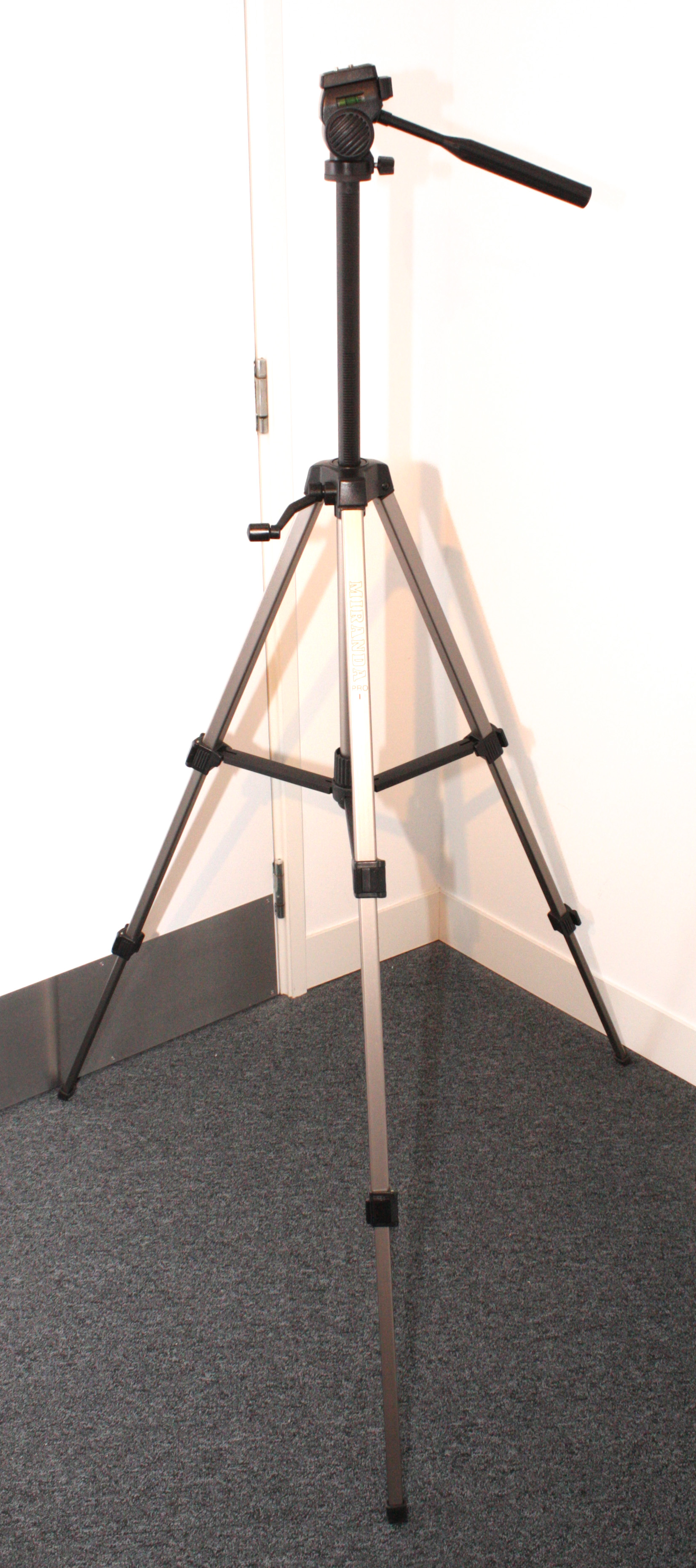 Boxed Miranda Pro Extendable Tripod with Quick Release Plate - Image 2