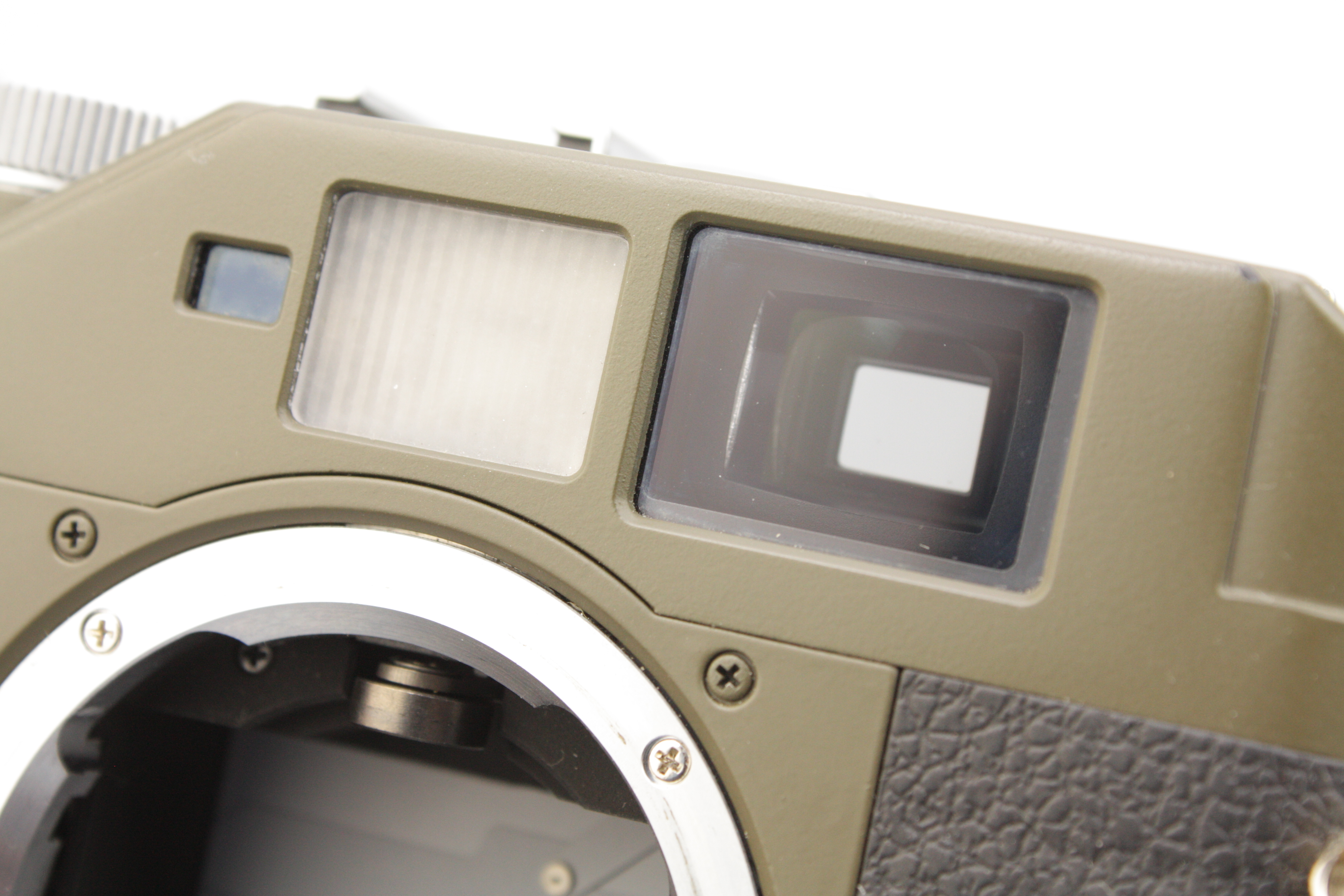 Voigtlander Bessa R2 (Olive) 35mm Rangefinder Camera -Boxed – with