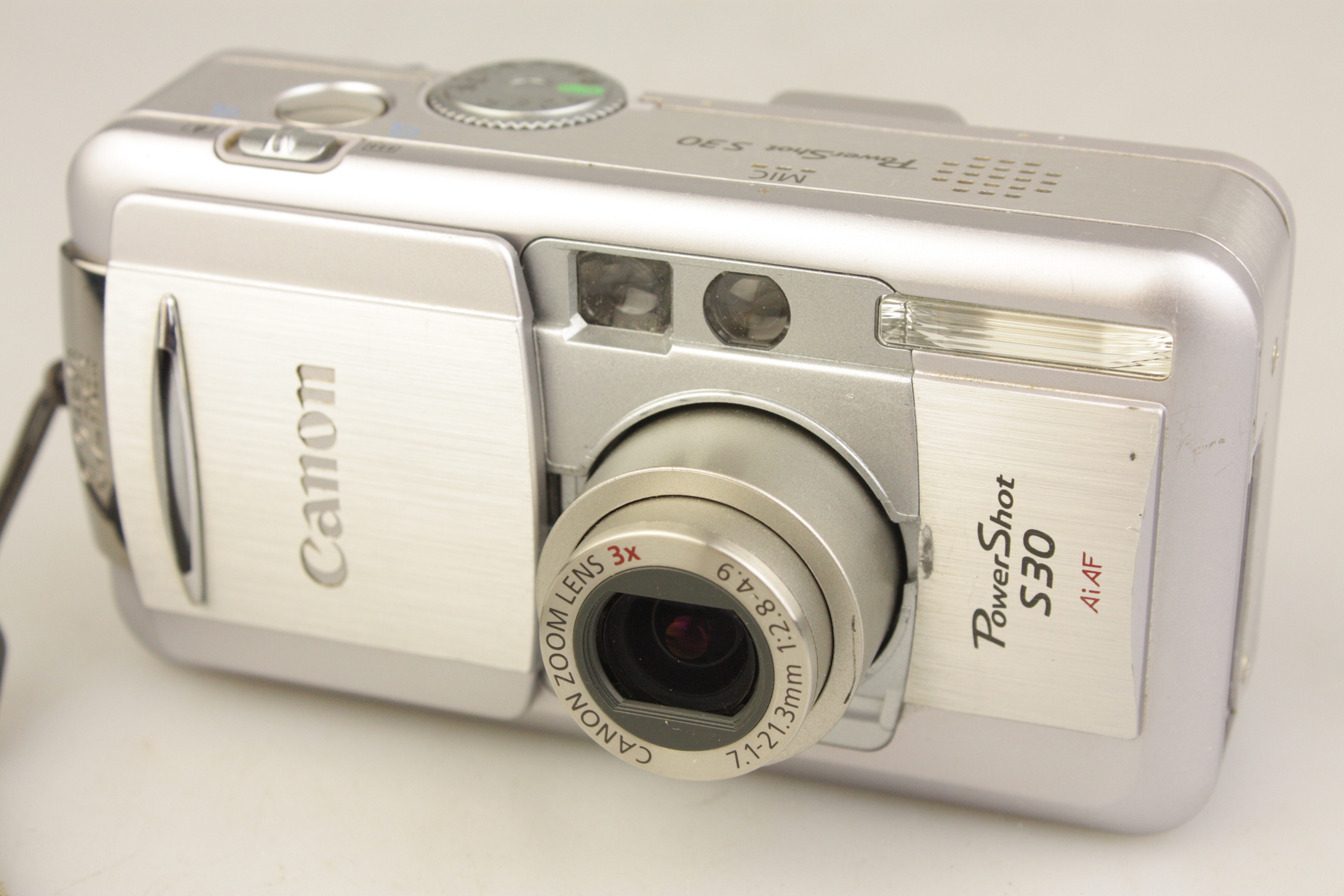 Olympus Camedia C-860L 1.8MP CCD Compact Camera w/ Smart Media Memory Card - Image 9