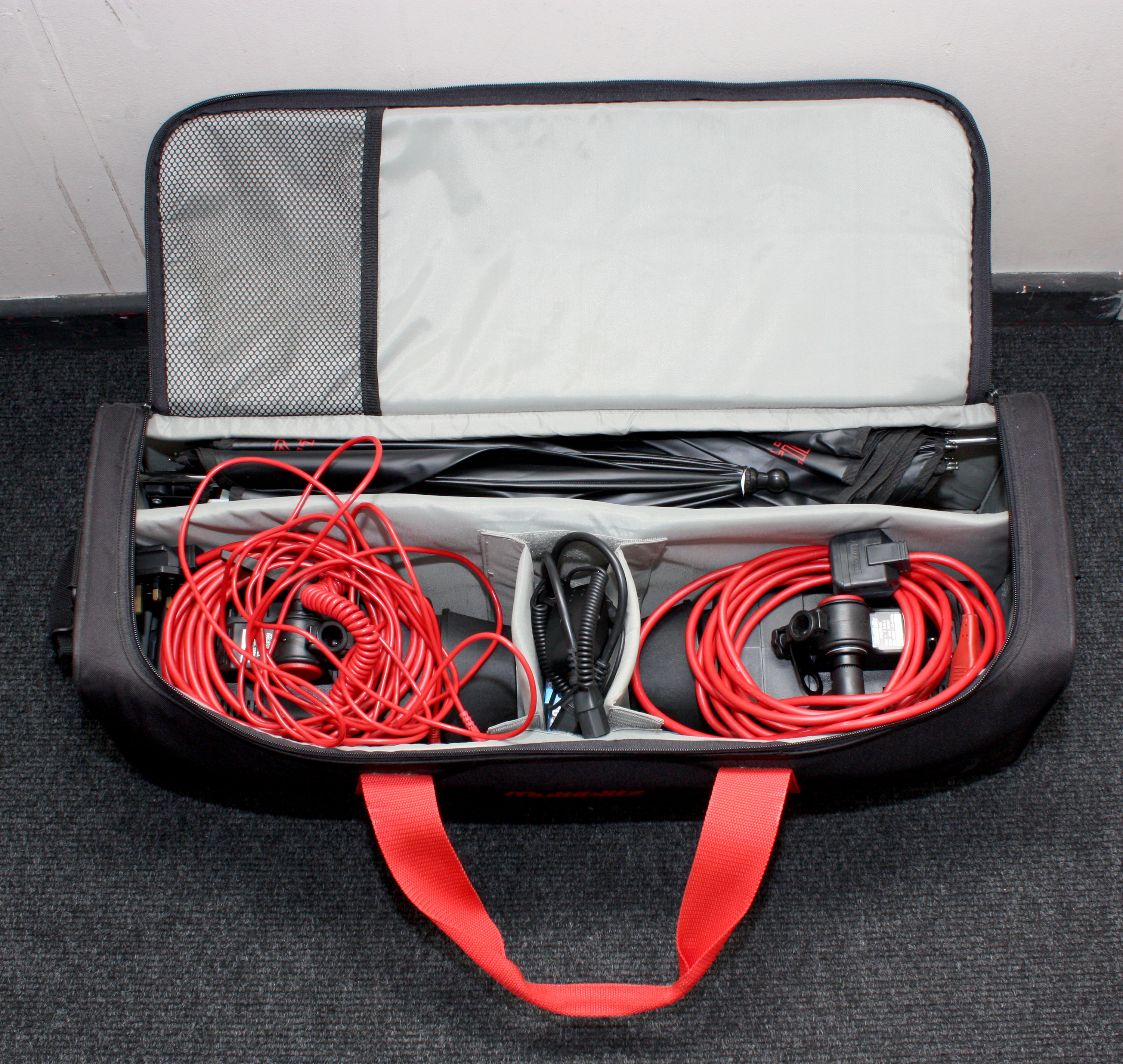 Multiblitz Profilux 400 2-Head Twin Brolly Flash Kit in Case w/ radio trigger set - Image 9