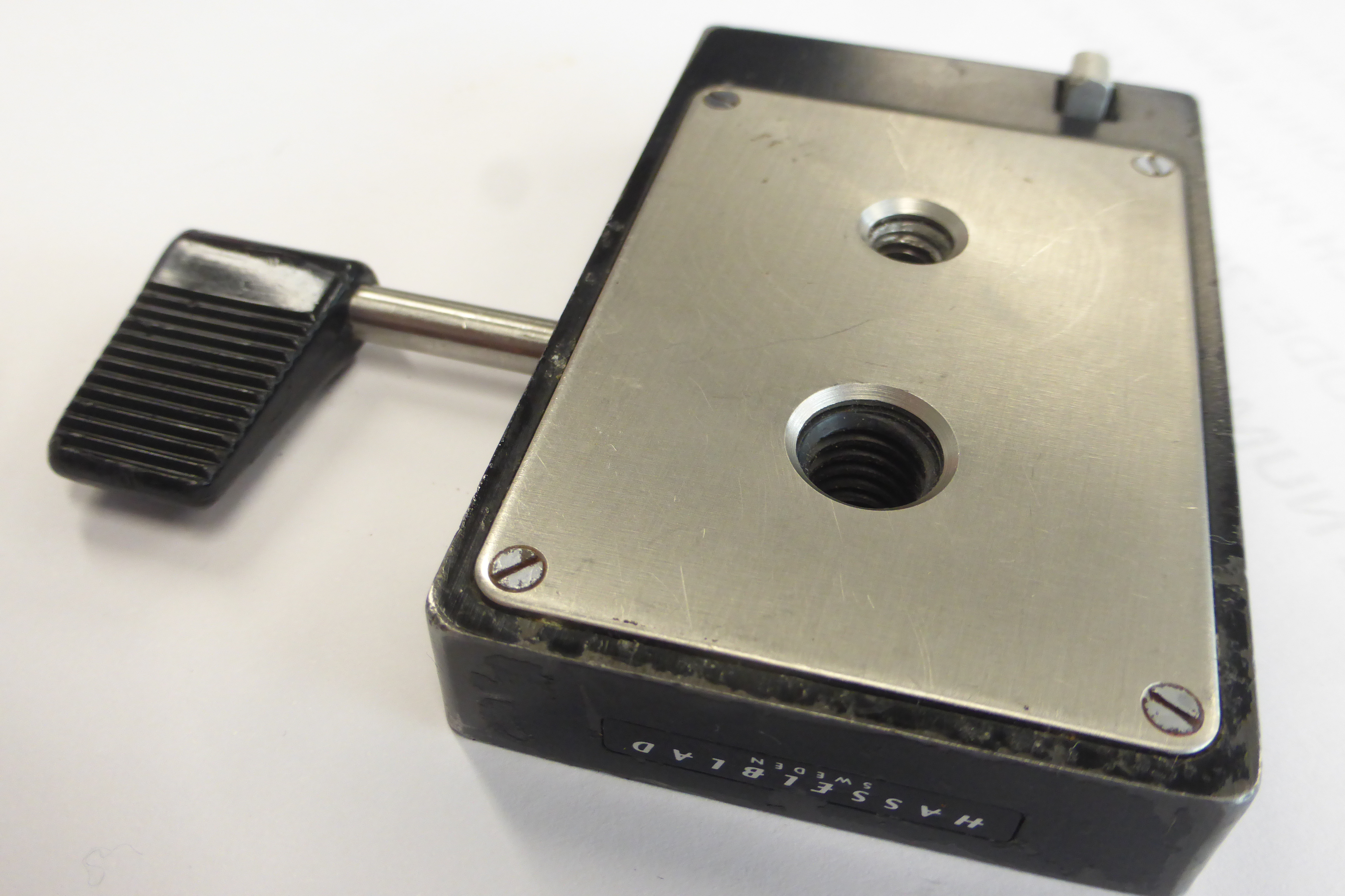 Genuine Hasselblad Tripod Quick release plate - for V series cameras - Image 2