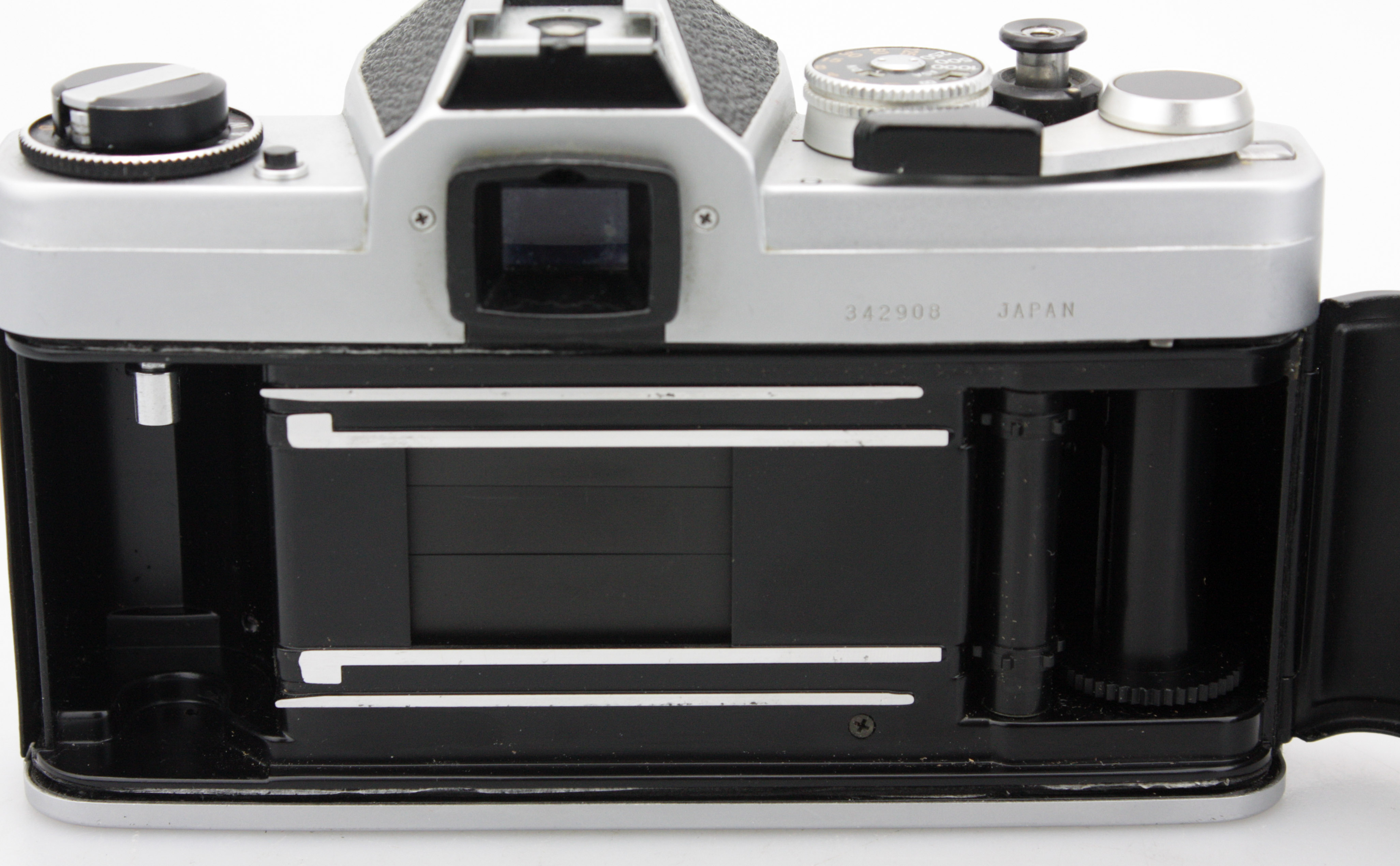 Chinon CX II 35mm SLR Camera Kit with Chinon 55mm f/1.7 , Helios 135mm f/2.8 - Image 8