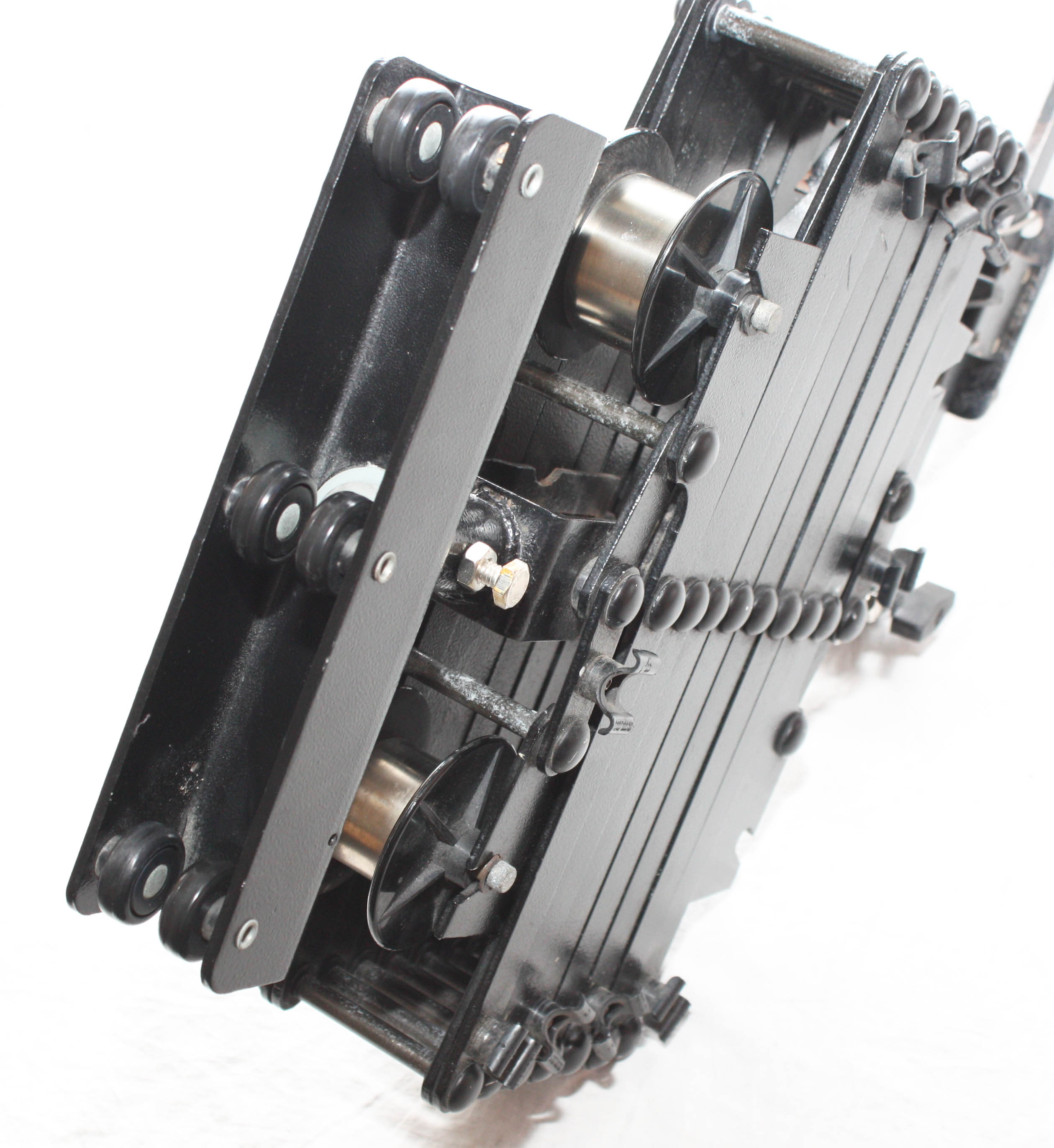 Bowens Hi-Glide 2m Litelift Pantograph Inc. 6 Wheel Carriage, Springs 1+2, Gravity Bar - Image 4