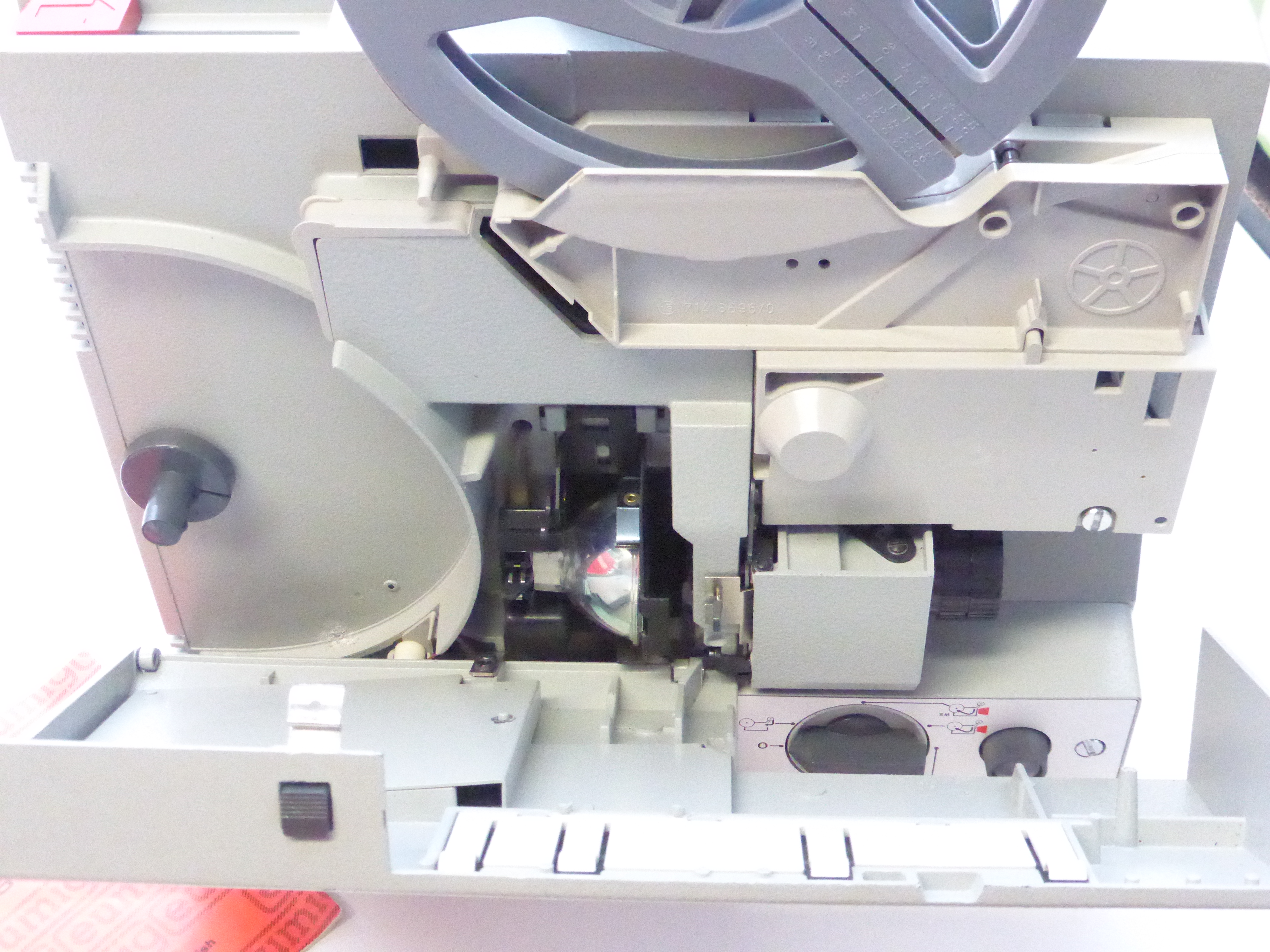 Eumig Mark 510D Super-8 Projector - Boxed - Image 5