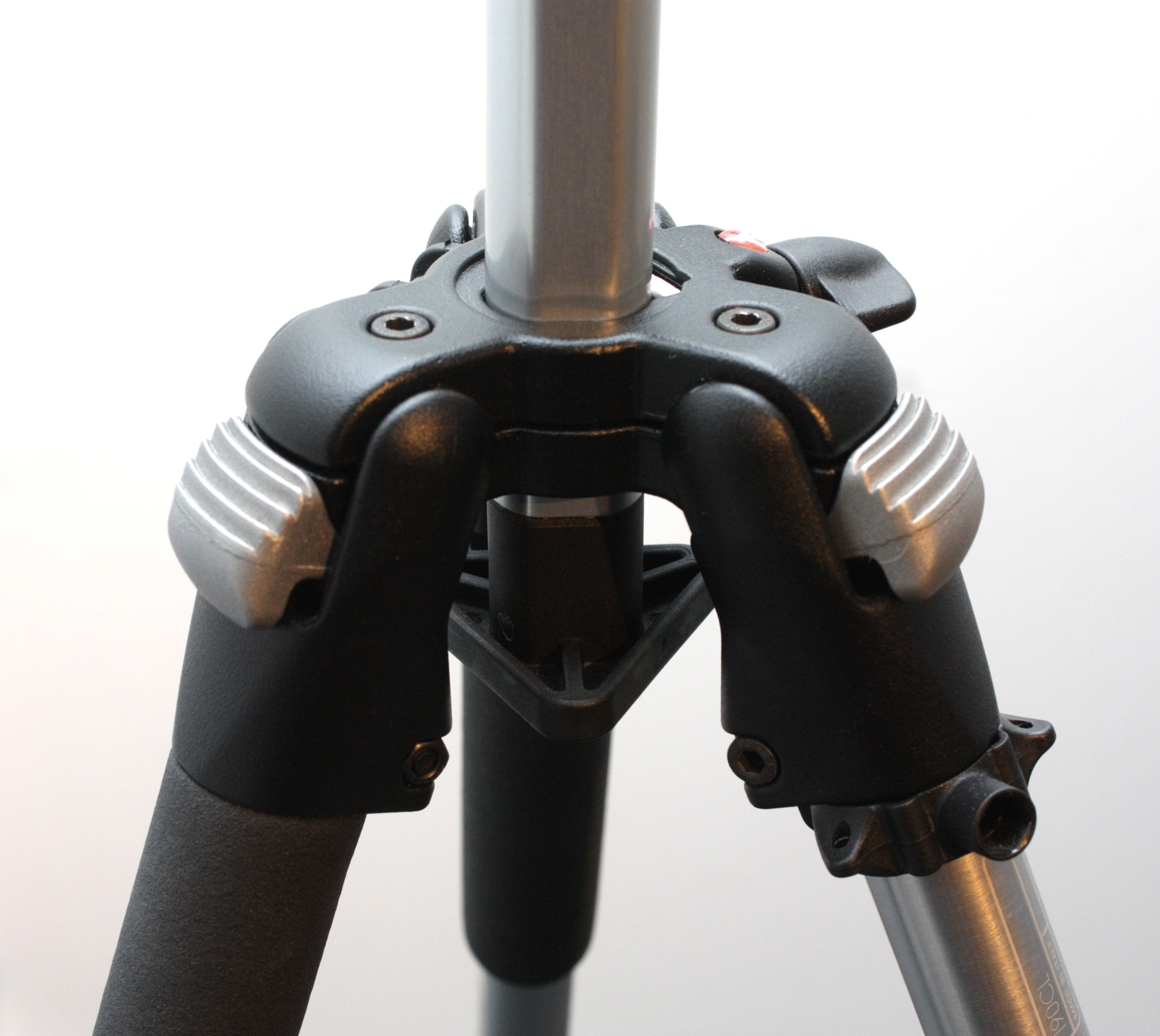 Silver Manfrotto 190CL Professional Tripod 3-Section - Image 3