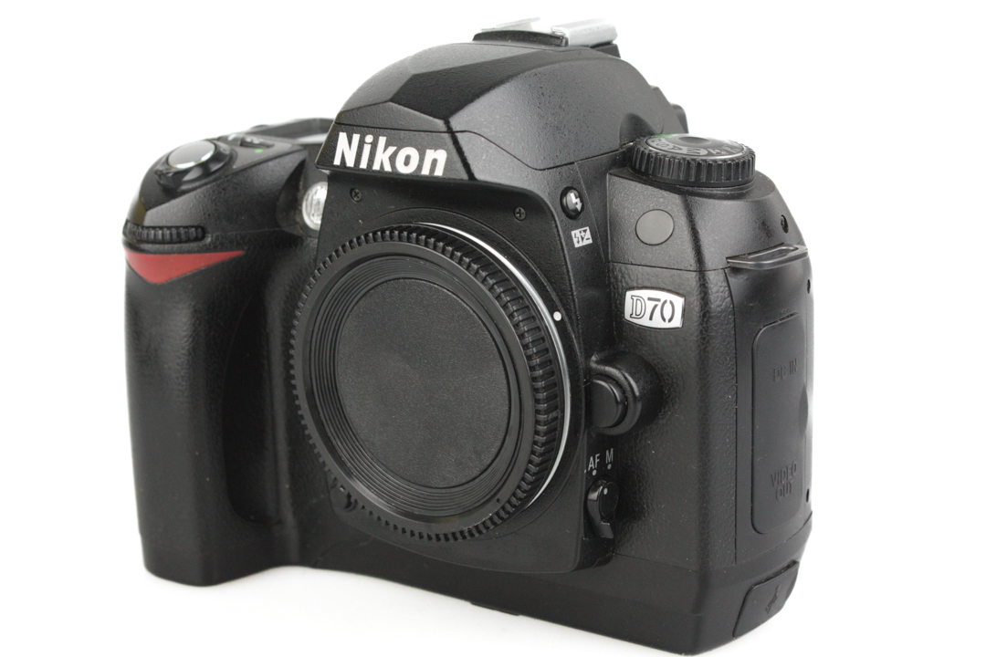 Nikon D70 6.1 Megapixel DSLR Camera Body with MB-D11 Grip - (DX) Sensor - Boxed - Image 6