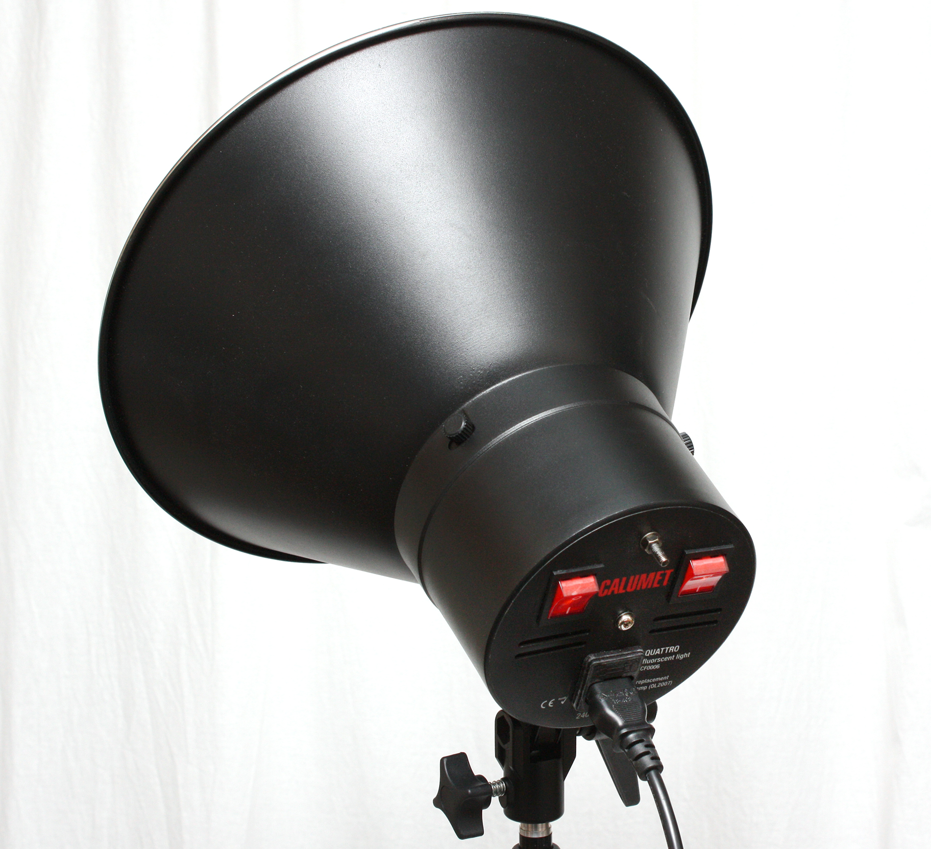 3x Calumet CF0006 Quattro Continuous Light Heads with bulbs and reflector dishes - Image 3