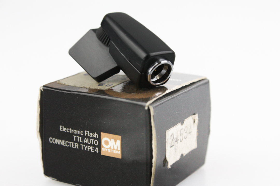 Olympus Electronic Flash TTL Connector Type 4 for Olympus OM1n and OM2N SLR cameras - Image 2