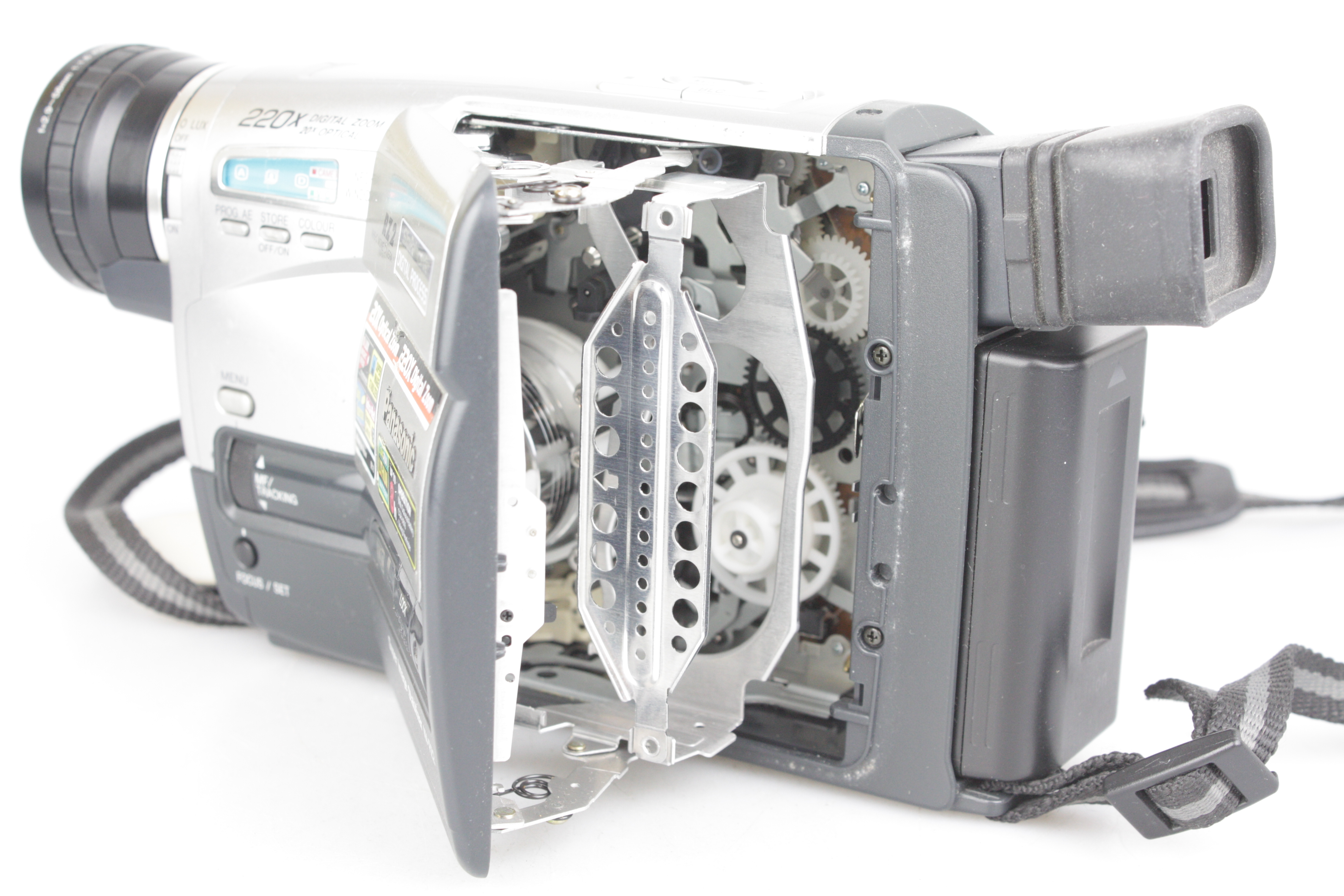 Panasonic NV-RZ2B VHS-C Camcorder Video Camera - Faulty - Image 9