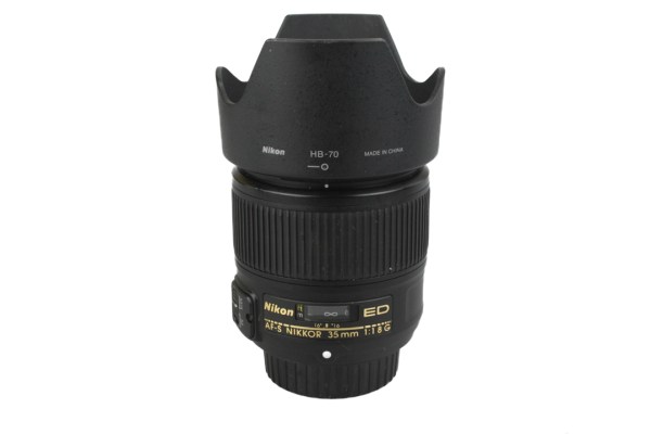 Nikon AF-S 35mm f1.8 G Wide Angle Prime Lens with hood