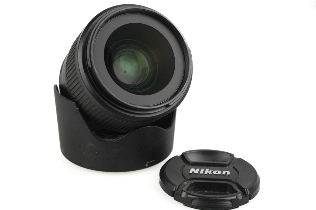 Nikon AF-S 35mm f1.8 G Wide Angle Prime Lens with hood - Image 2