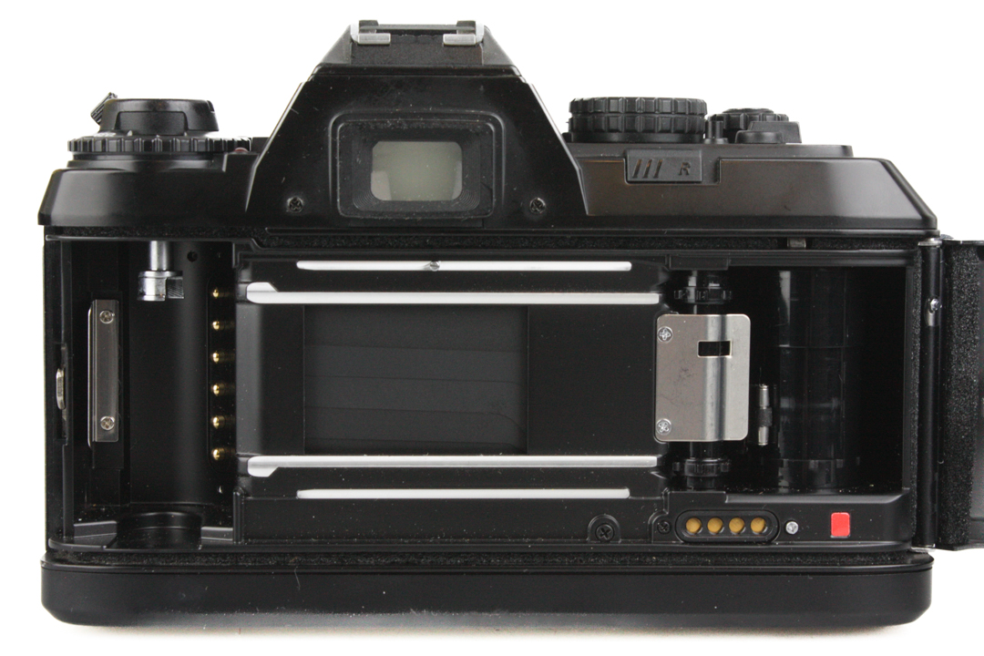 Nikon F-501 35mm SLR Camera + MF-19 Back + Nikon 35-80mm f4-5.6 AF-D - Image 5