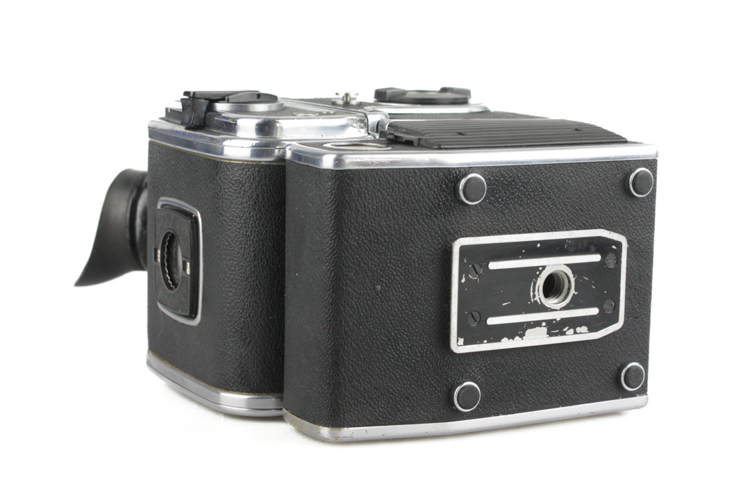 Hasselblad 500EL/M Medium Format Film Camera w/ 120 back and Prism Finder - Good condition - Image 5
