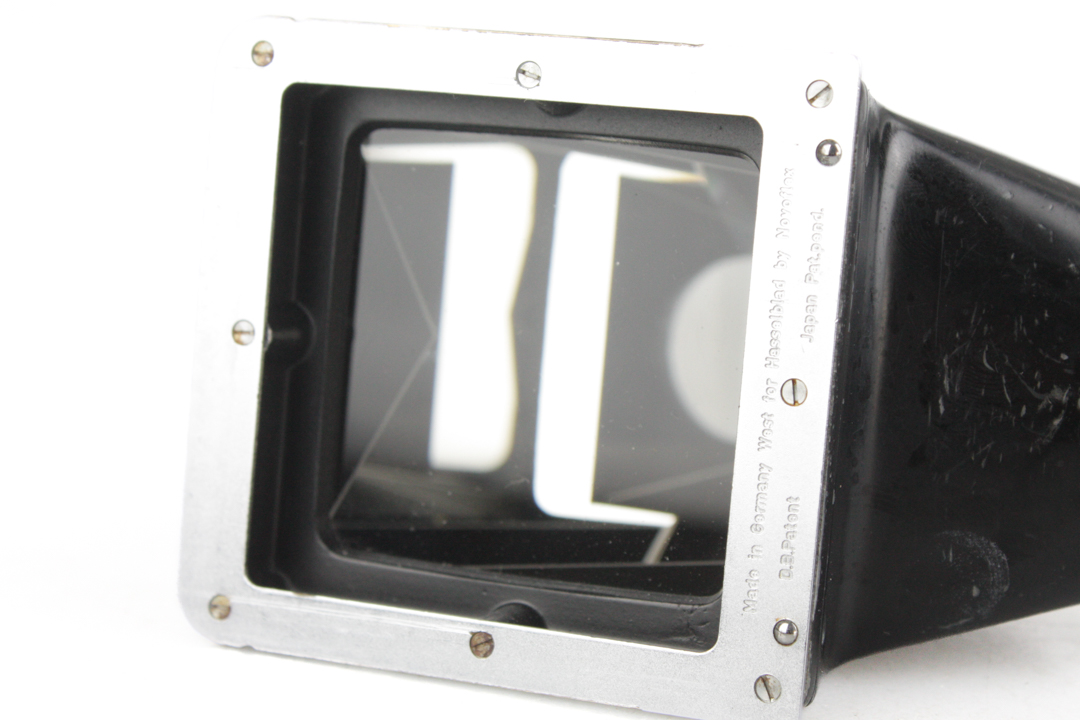 Hasselblad 500EL/M Medium Format Film Camera w/ 120 back and Prism Finder - Good condition - Image 11