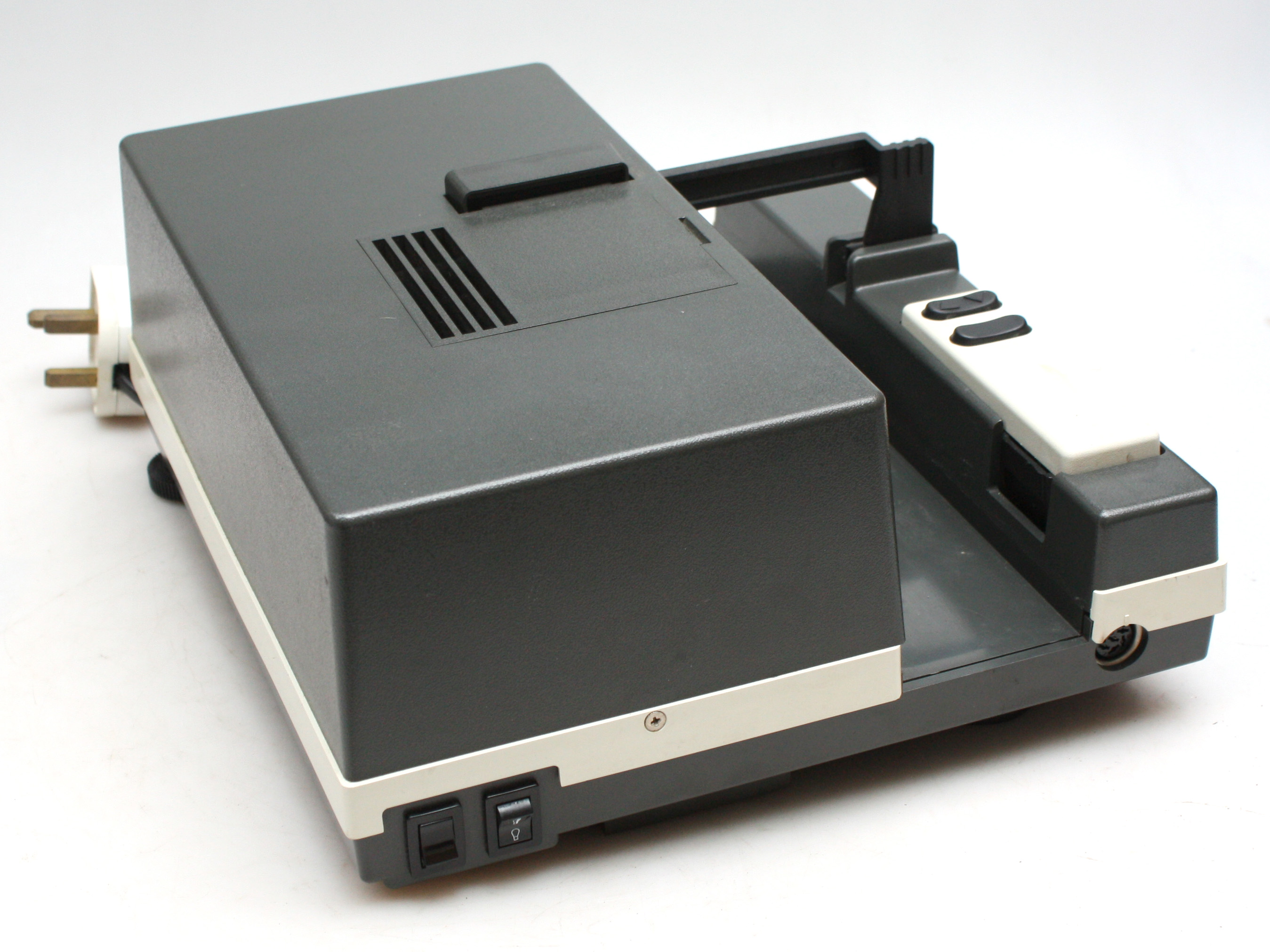 Leica PRADOVIT R150 Slide Projector W/ 2 slide magazines & wired