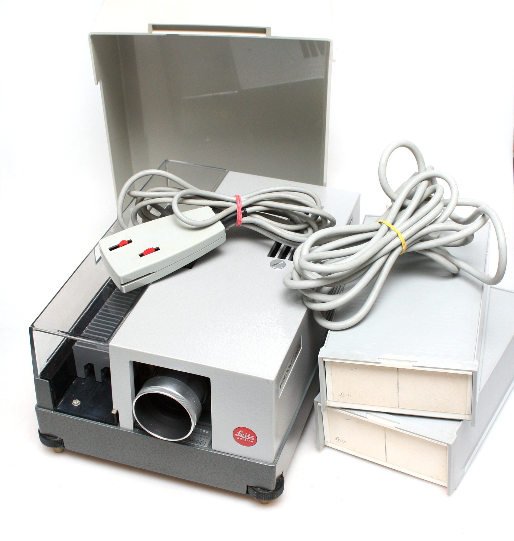 Leica Leitz Pradovit Color Slide Projector with Colorplan 90mm f2