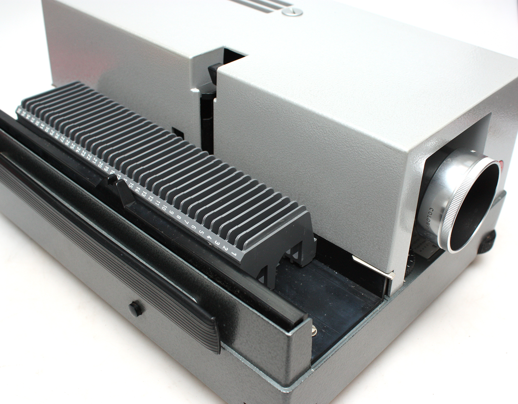 Leica Leitz Pradovit Color Slide Projector with Colorplan 90mm f2.5 lens - Image 4