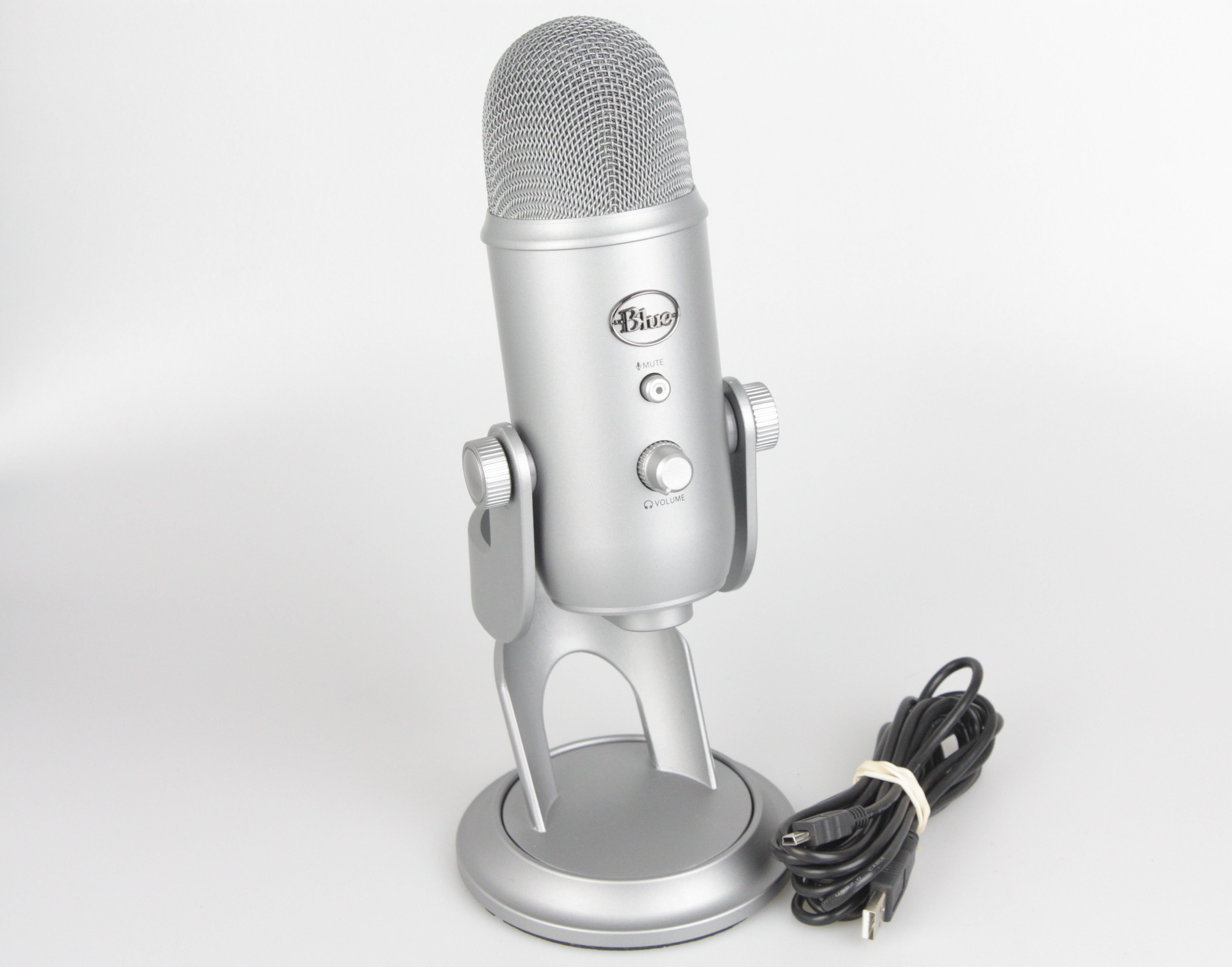 Logitech YETI Blue MICROPHONE +Table Stand +USB Lead – The Real Camera ...
