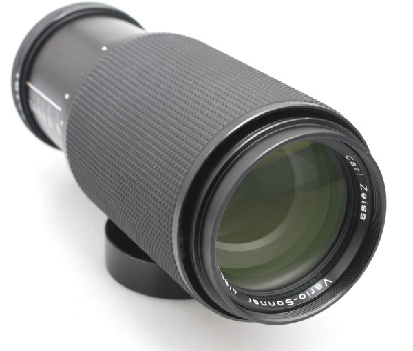 Carl Zeiss Vario-Sonnar T* 80-200mm F/4 zoom lens - Contax/Yashica Mount
