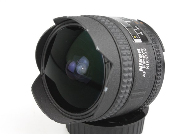 Nikon AF Nikkor 16mm f/2.8 D Fisheye Lens - with Caps & Filter - F AIS AF Mount