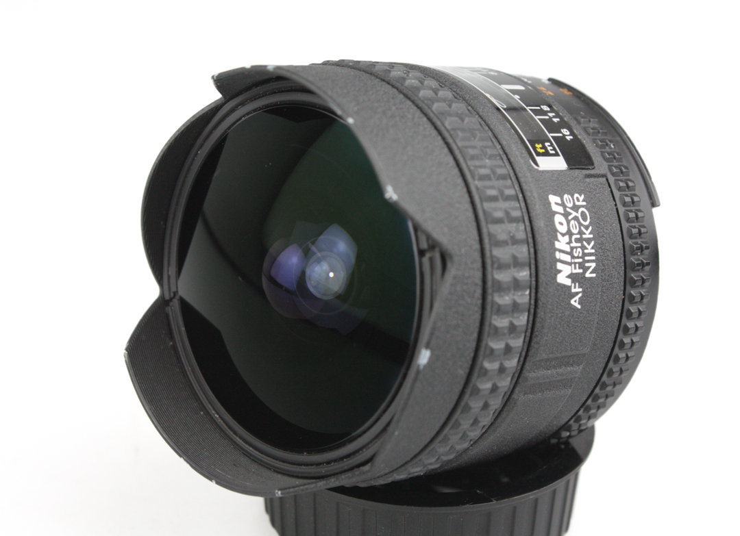 Nikon AF Nikkor 16mm f/2.8 D Fisheye Lens – with Caps & Filter – F