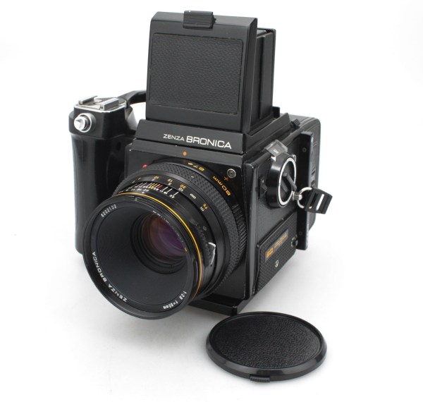 Bronica SQ 6x6 120 w/ 80mm F/2.8 Zenzanon-S Lens / Speed grip & Waist level finder