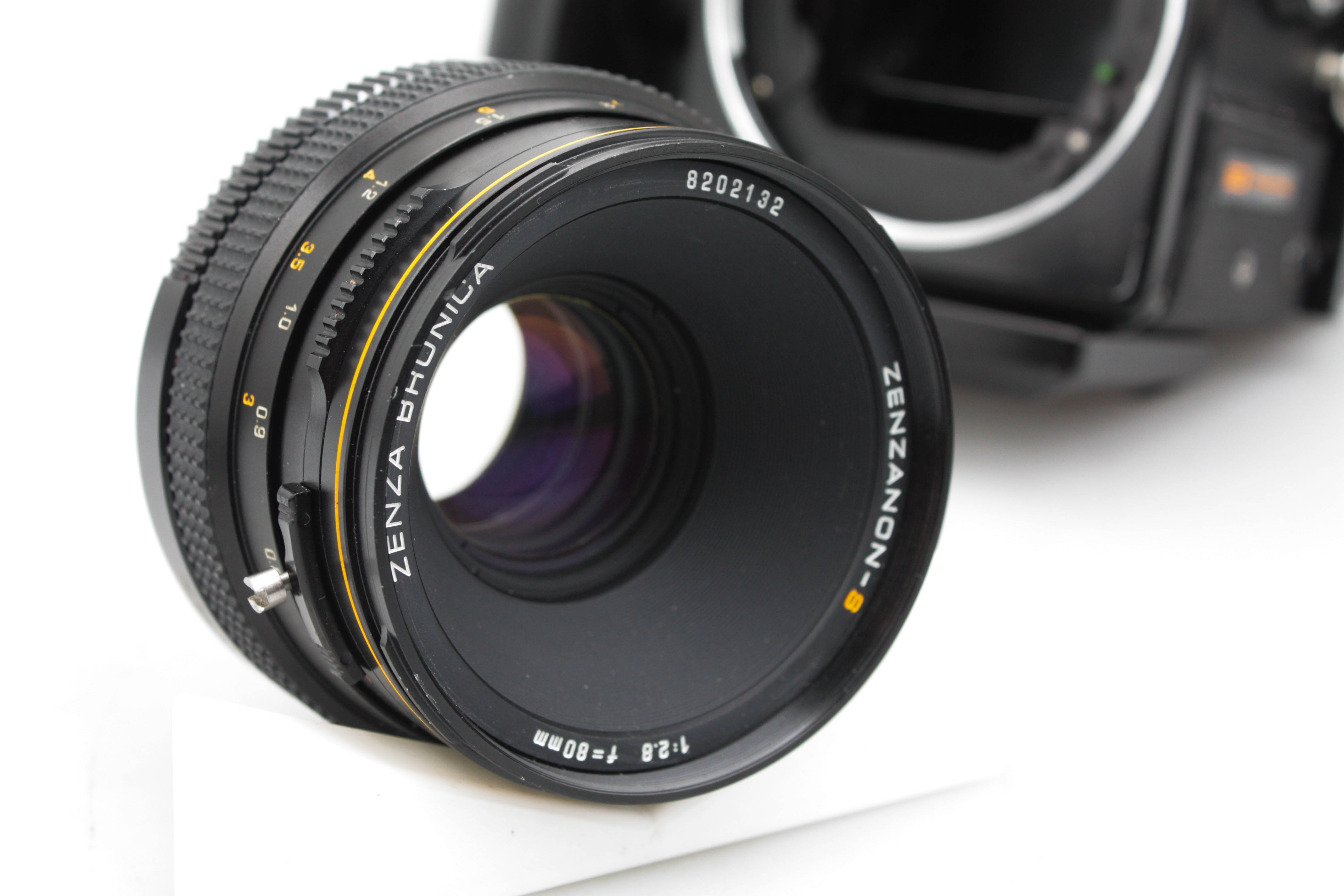 Bronica SQ 6x6 120 w/ 80mm F/2.8 Zenzanon-S Lens / Speed grip & Waist level finder - Image 8