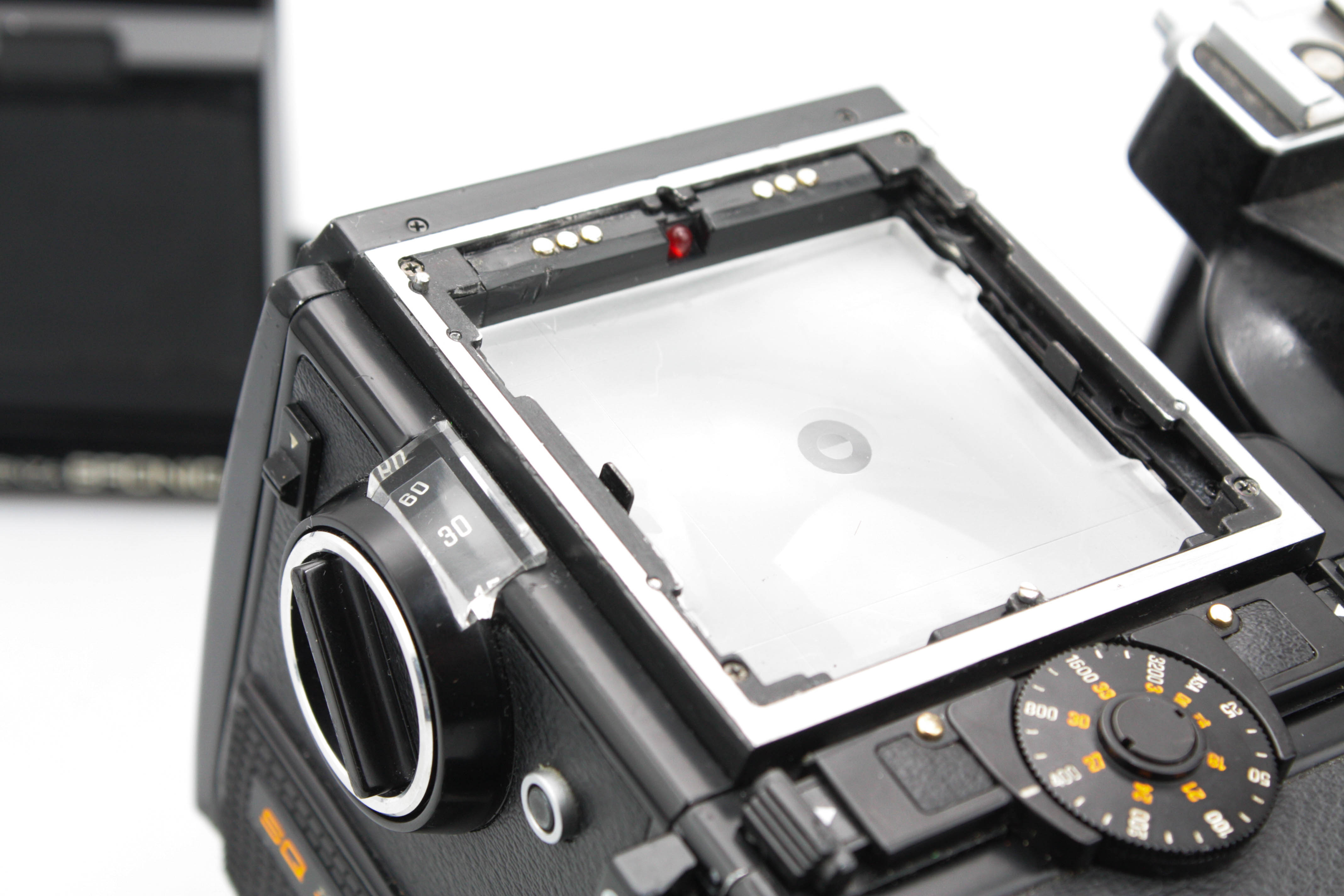 Bronica SQ 6x6 120 w/ 80mm F/2.8 Zenzanon-S Lens / Speed grip & Waist level finder - Image 10