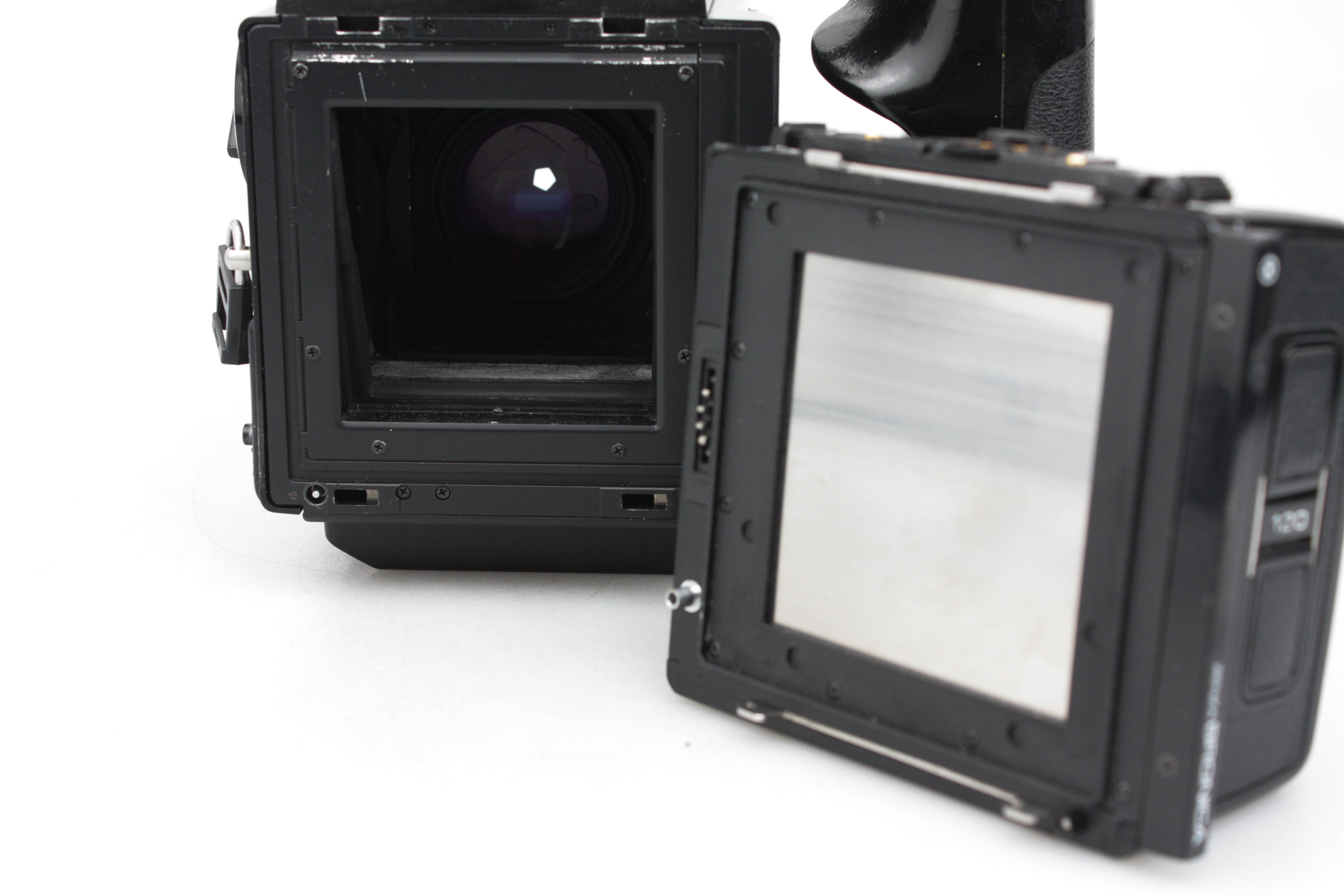 Bronica SQ 6x6 120 w/ 80mm F/2.8 Zenzanon-S Lens / Speed grip & Waist level finder - Image 11