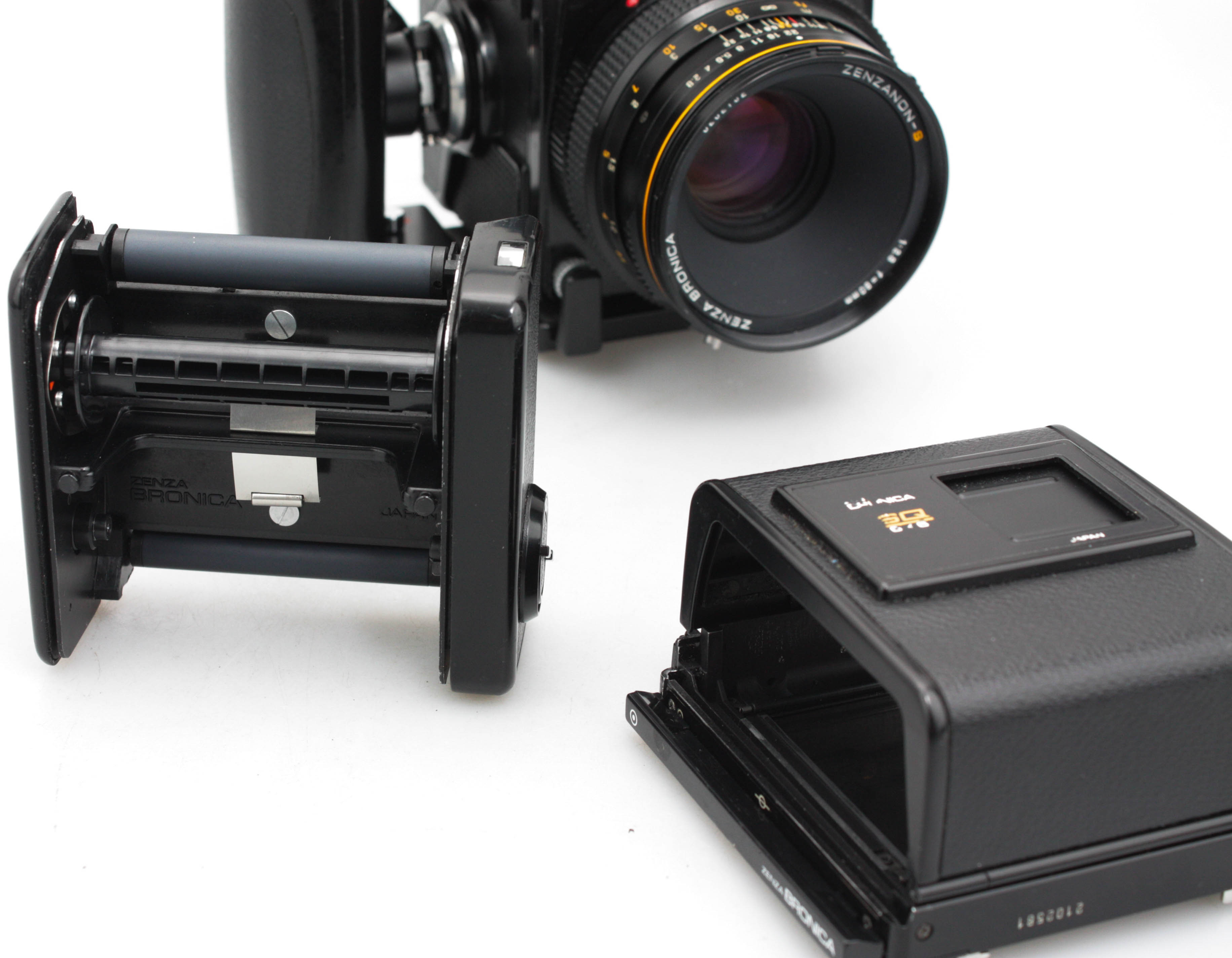 Bronica SQ 6x6 120 w/ 80mm F/2.8 Zenzanon-S Lens / Speed grip & Waist level finder - Image 12