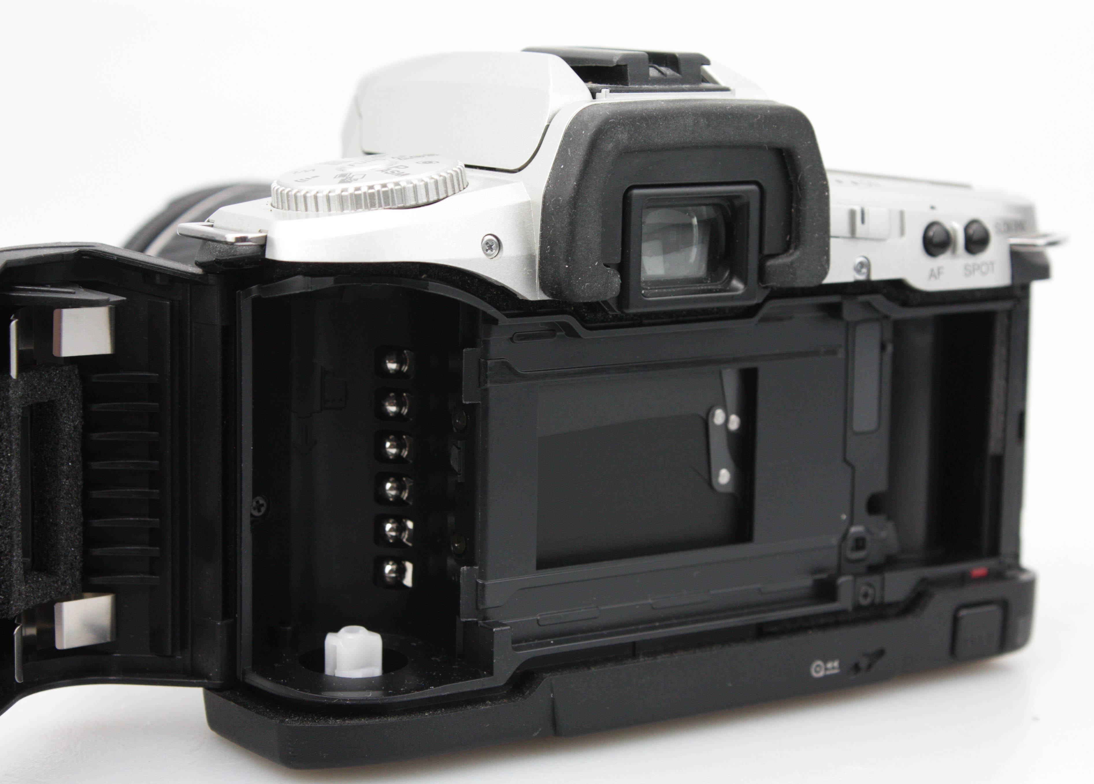 Minolta Dynax 4 With AF 28-80mm Great Starter 35mm Film Camera - Image 5