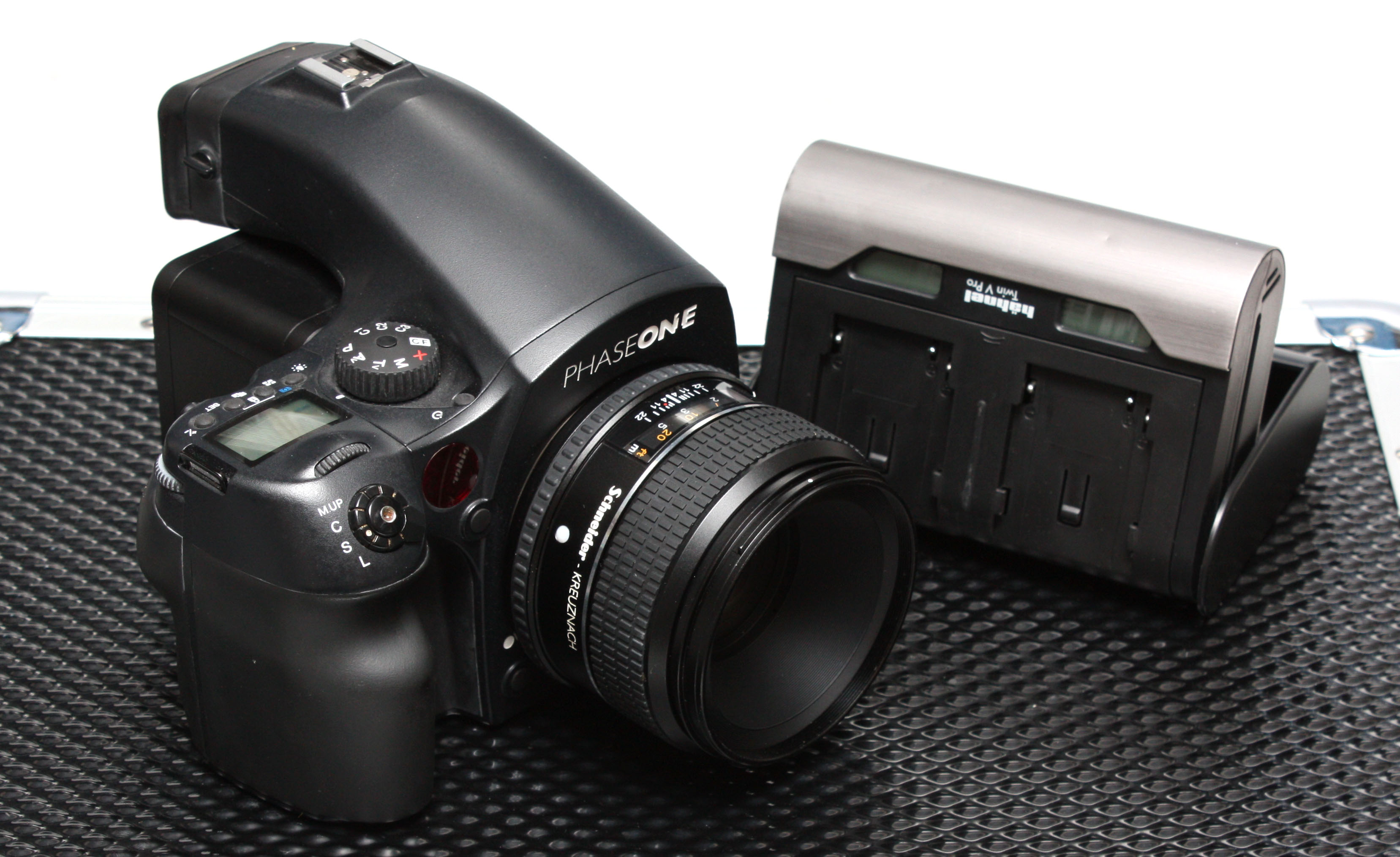 Phase One 645DF+ Digital Camera w/ Schneider 80mm f2.8 Lens + IQ140 ...