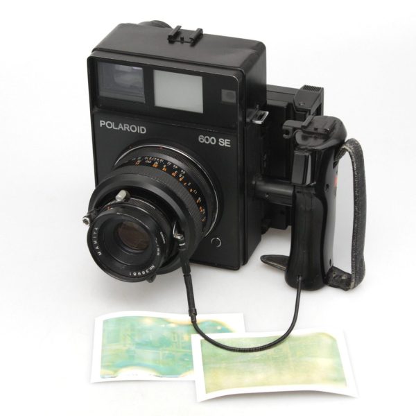 Polaroid 600SE Black Rangefinder Camera + Mamiya 127mm & FP-100C Film Back