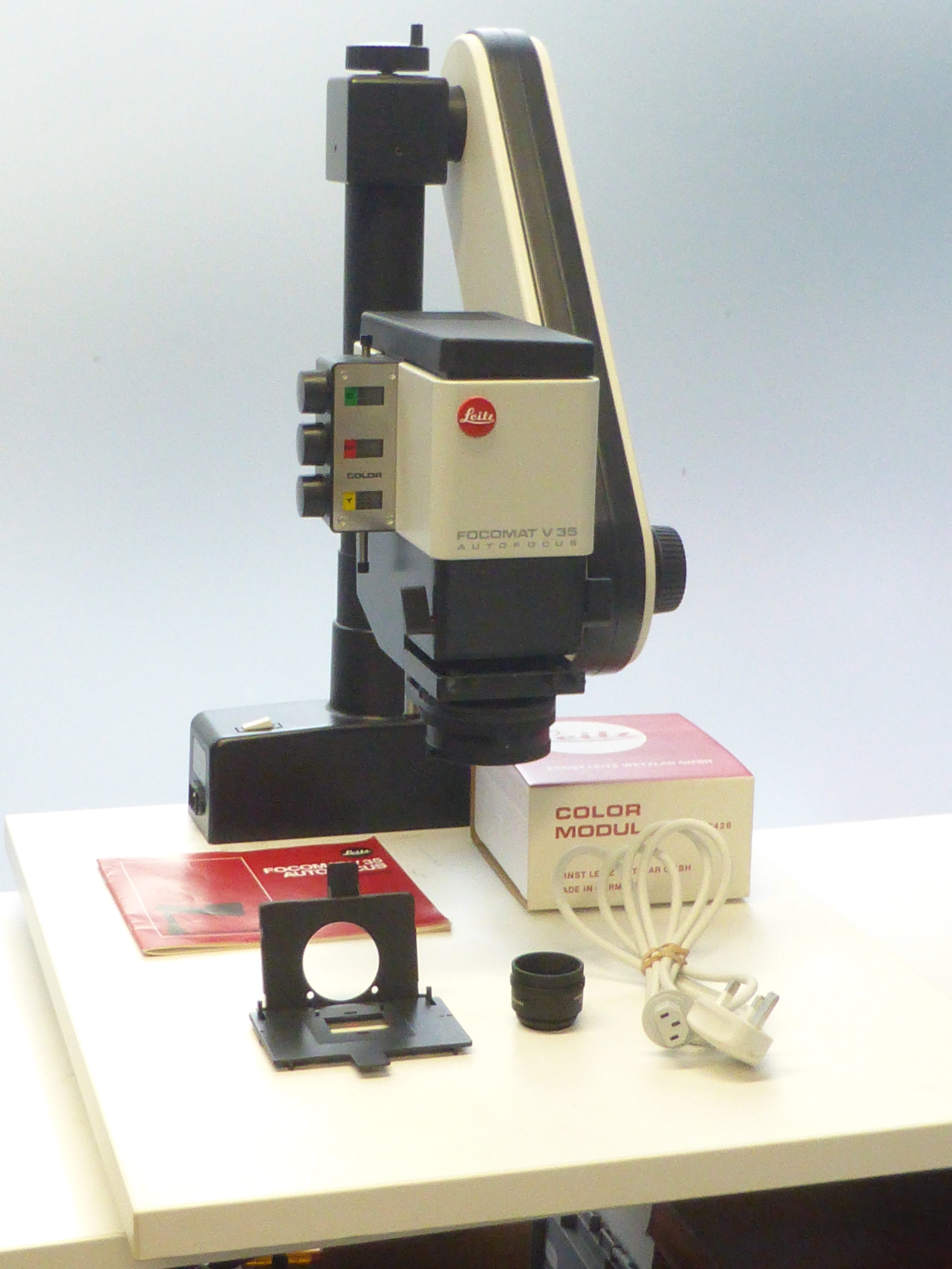 leitz-leica-v35-focomat-colour-b-w-35mm-autofocus-enlarger-40mm