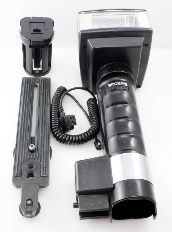 Metz 45 CT-1 'Hammerhead' Professional Flash / Flashgun, with AA Battery Pack