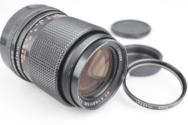 Carl Zeiss Sonnar S 135mm f/3.5 MC Lens, Filter & Caps - M42 / 42mm Mount