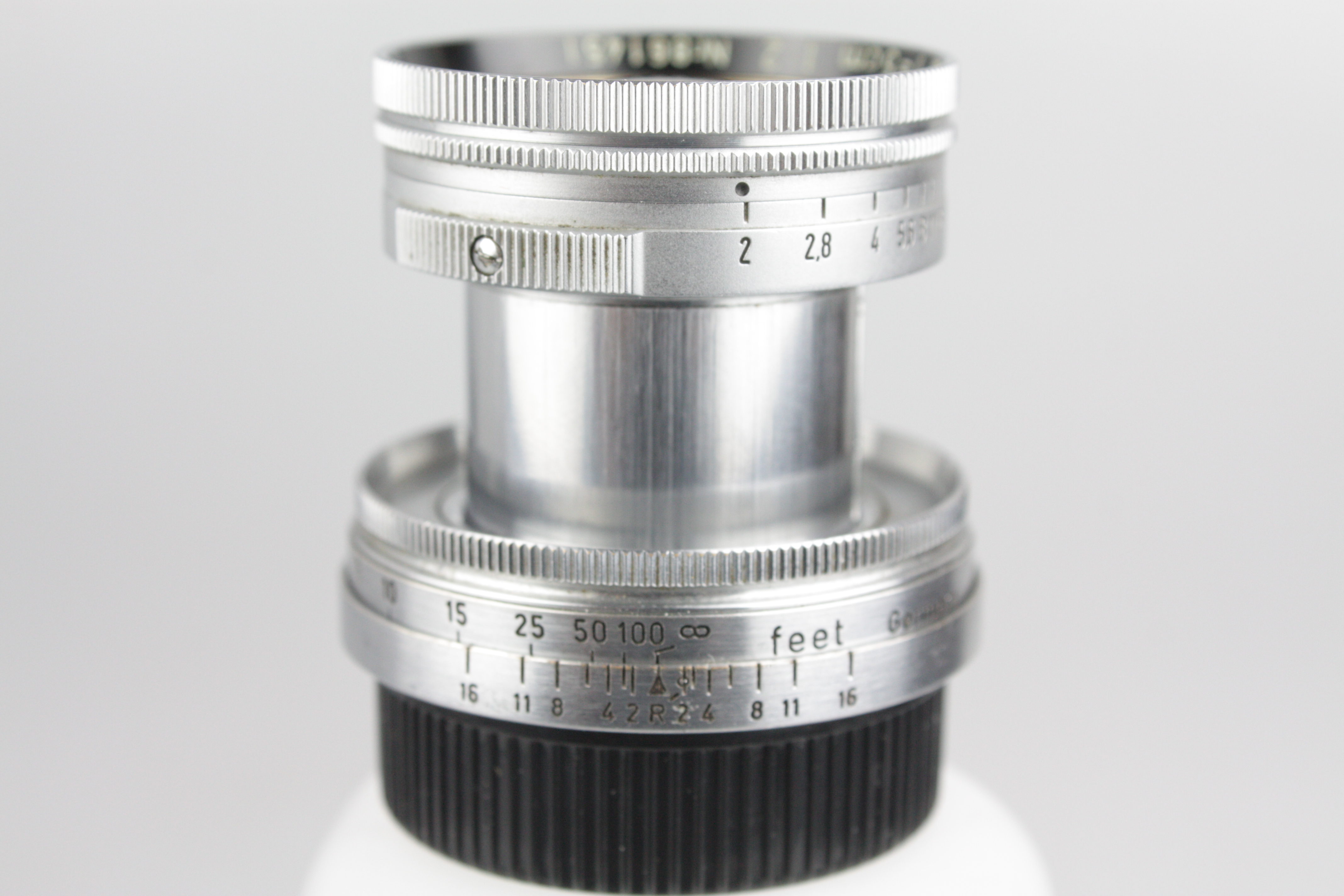 Leica 5cm 50mm f/2 Summitar Rangefinder Lens - LTM - 39mm Screw Mount - Image 2