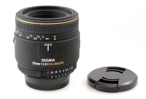 Sigma 50mm f/2.8 DG 1:1 Macro Prime Lens For Nikon F ( NAF ) Mount Autofocus Cameras