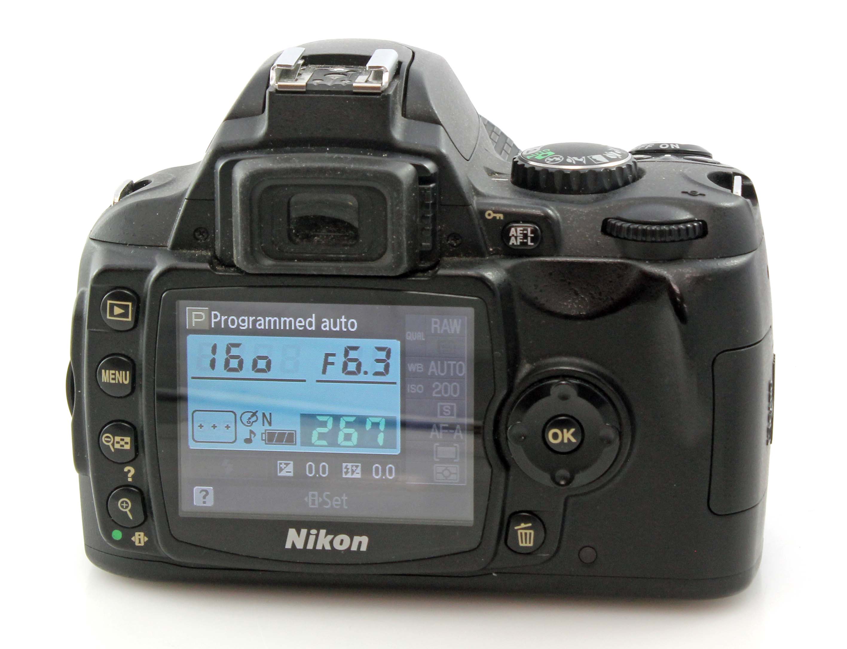 Nikon D40 DSLR Camera with AF 18-55mm AF-S DX G II ED Zoom Lens - Image 5