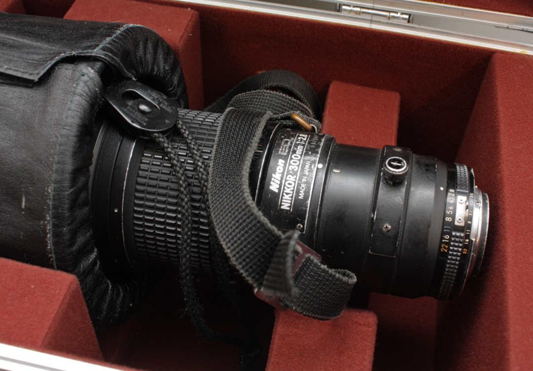 Nikon Nikkor IF ED 300mm f2.8 telephoto prime lens Lens For Nikon AI / AIS SLR Cameras - Image 13