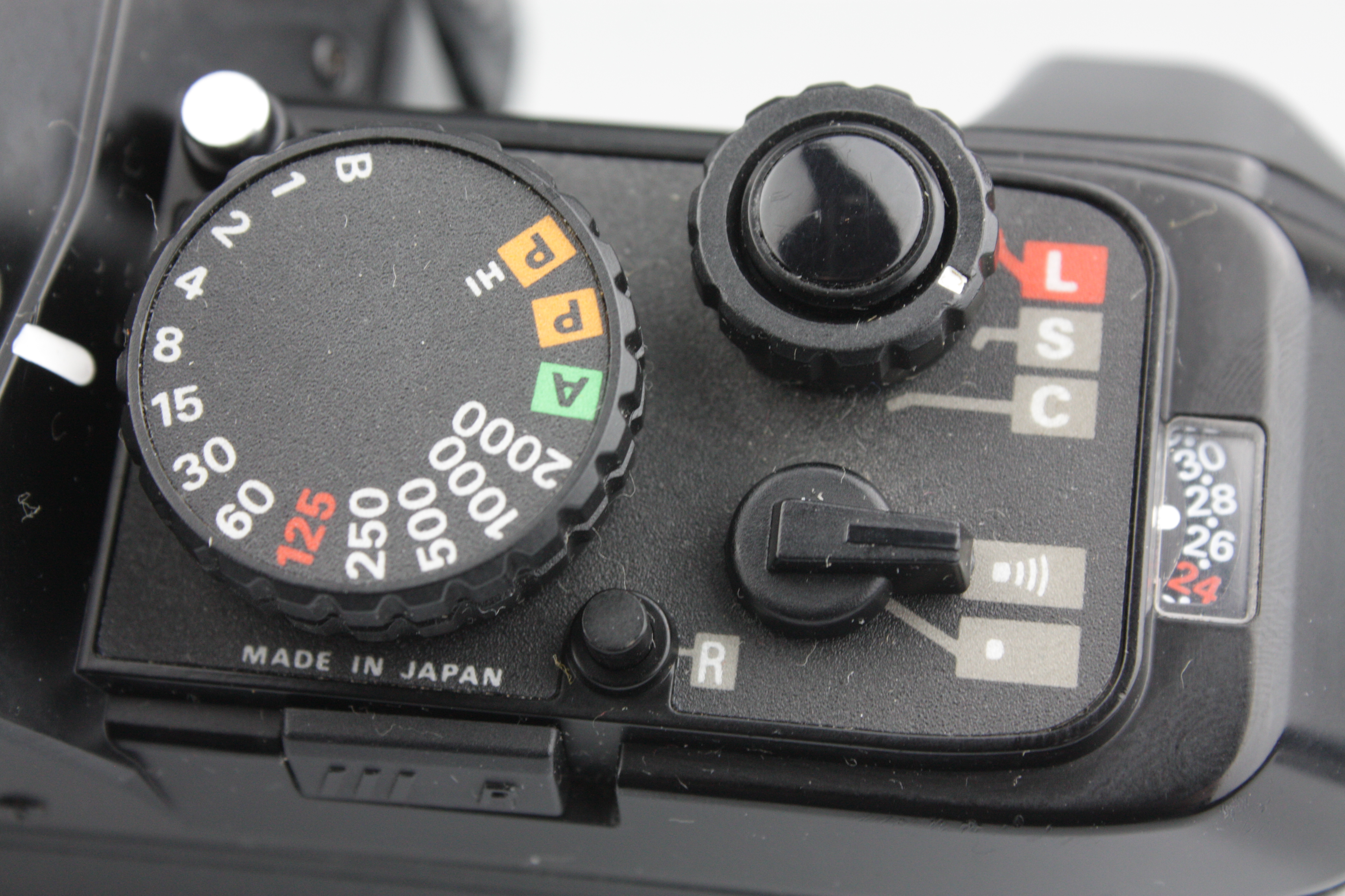 Nikon F-301 35mm film SLR Camera Body +28-80mm Nikkor Lens - Image 11