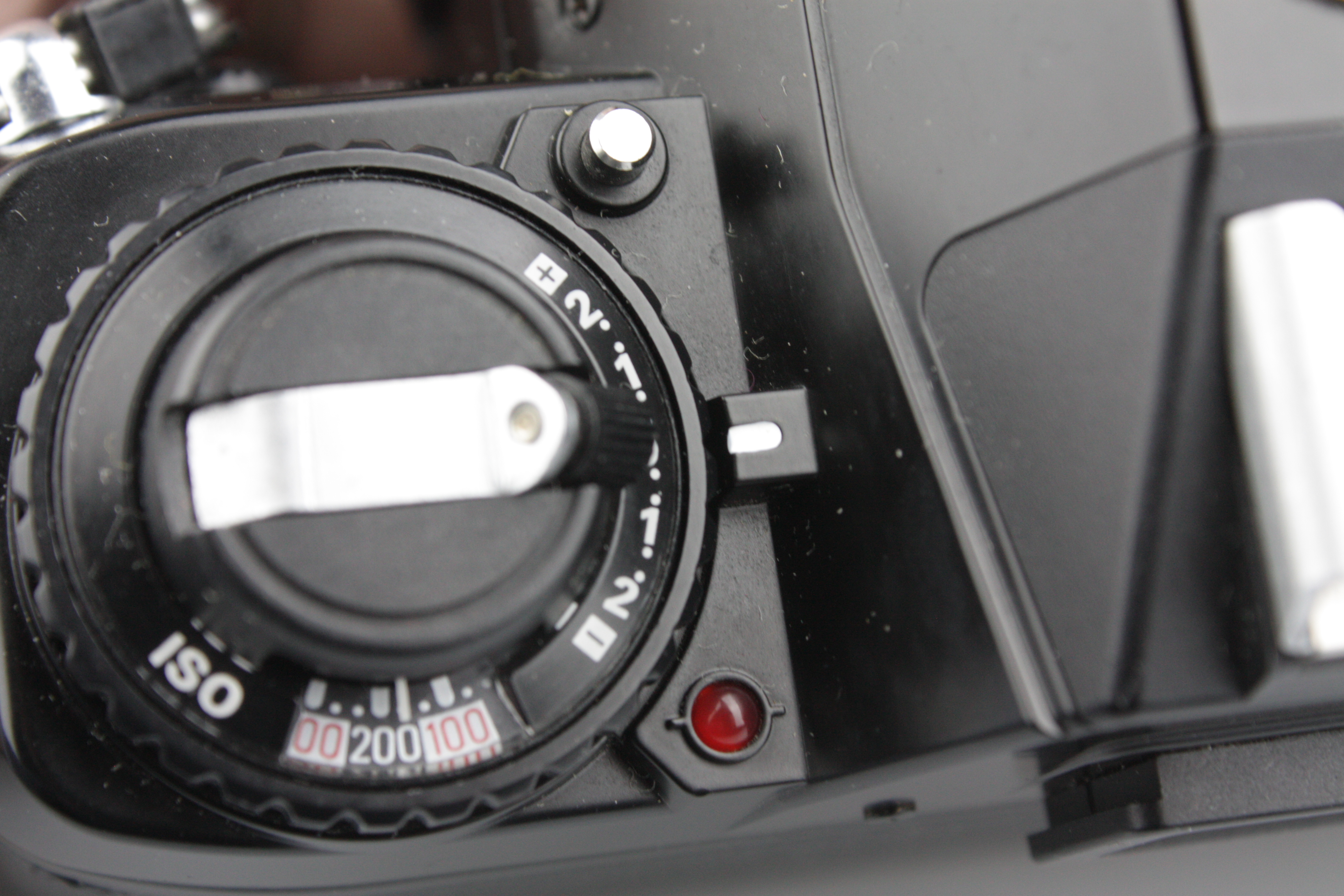 Nikon F-301 35mm film SLR Camera Body +28-80mm Nikkor Lens - Image 12